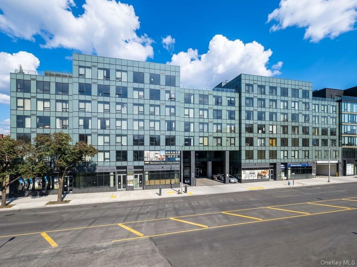14449 S Northern Boulevard, Unit 412