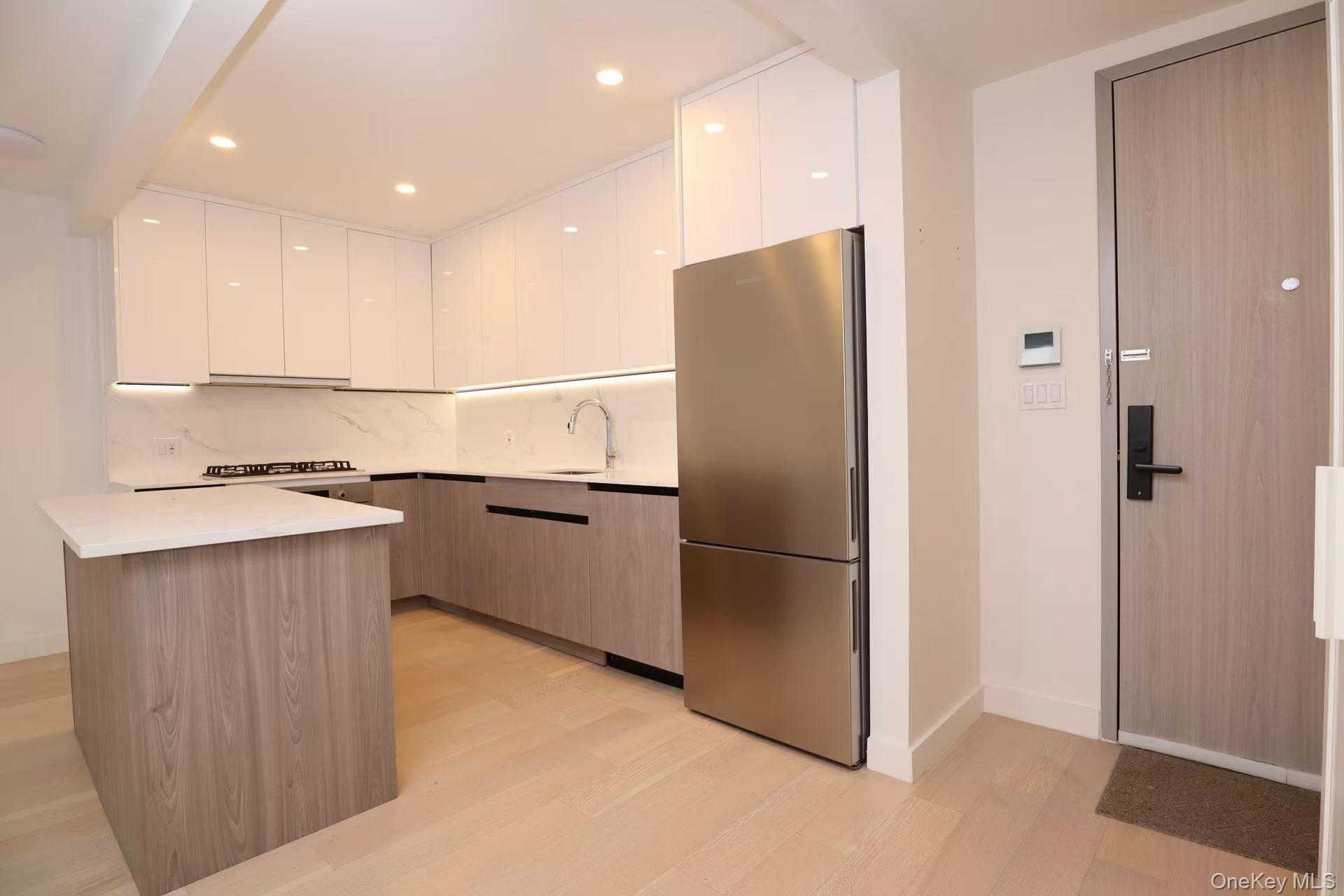 14449 S Northern Boulevard, Unit 412 photo 14
