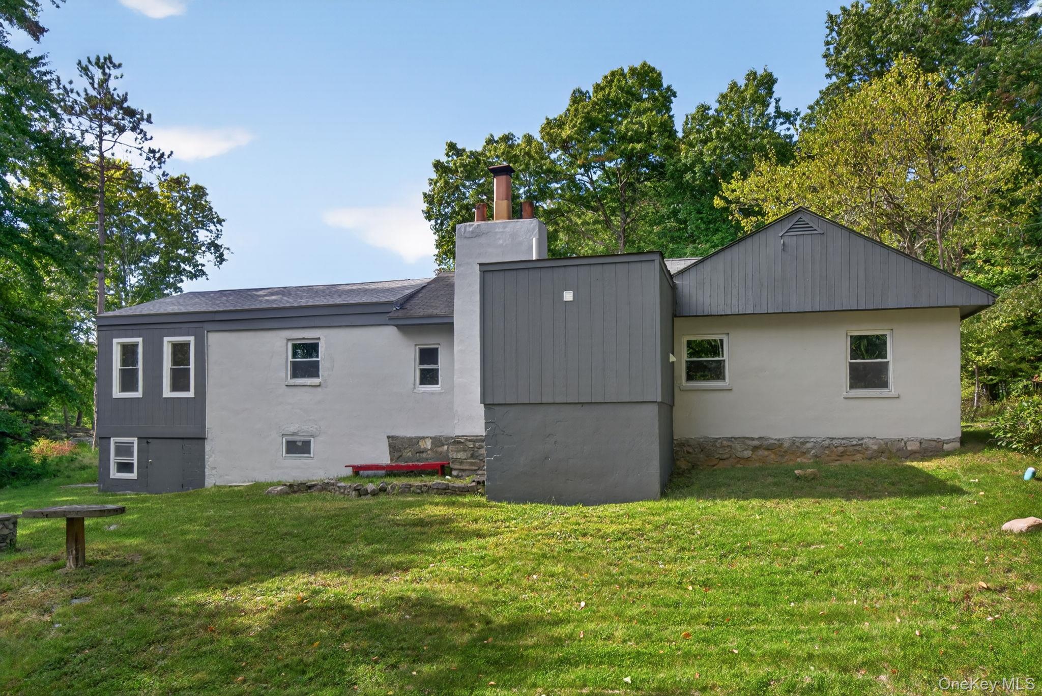 517 E Mountain Road N – For Sale photo 44