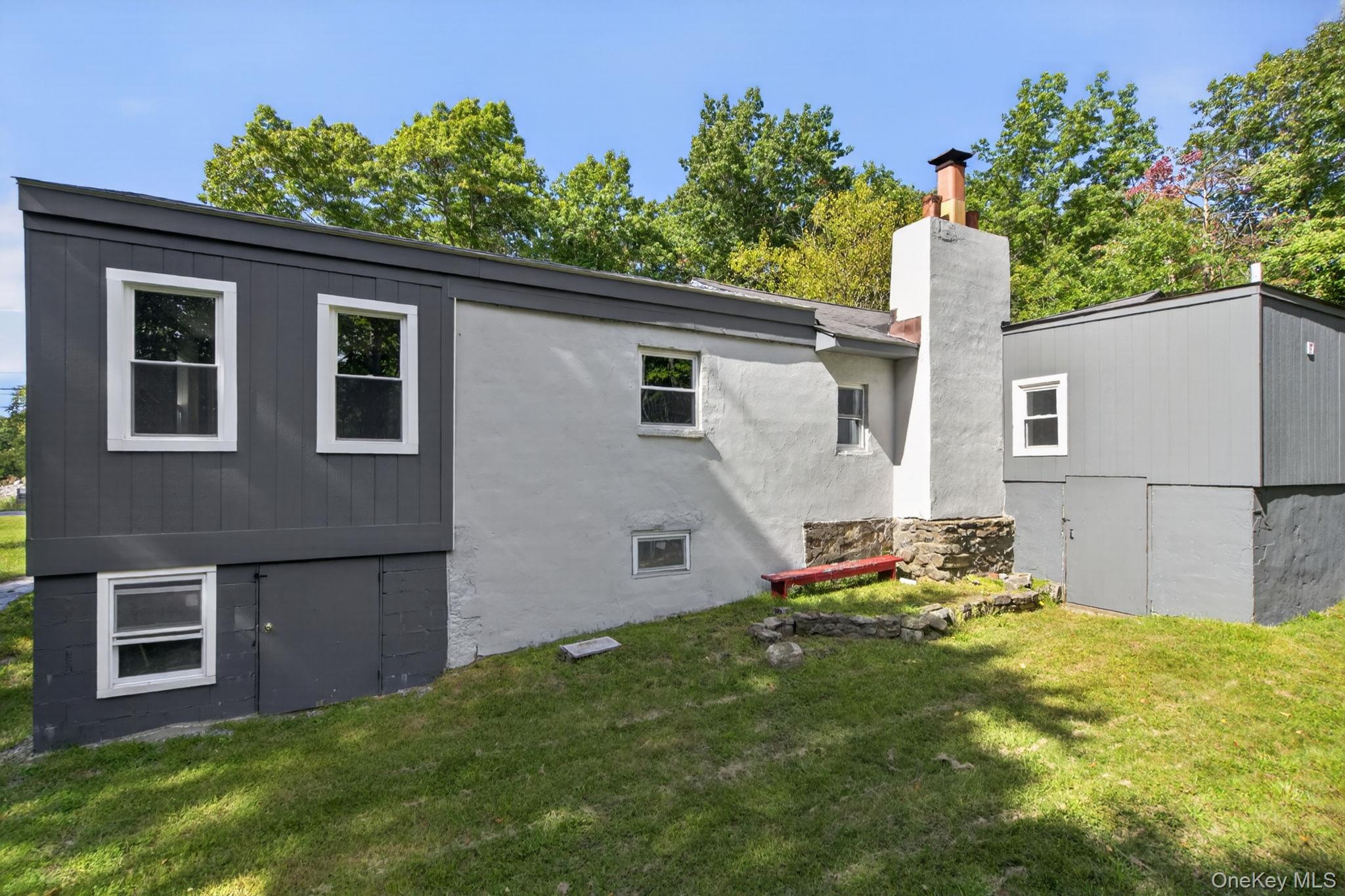 517 E Mountain Road N – For Sale photo 43