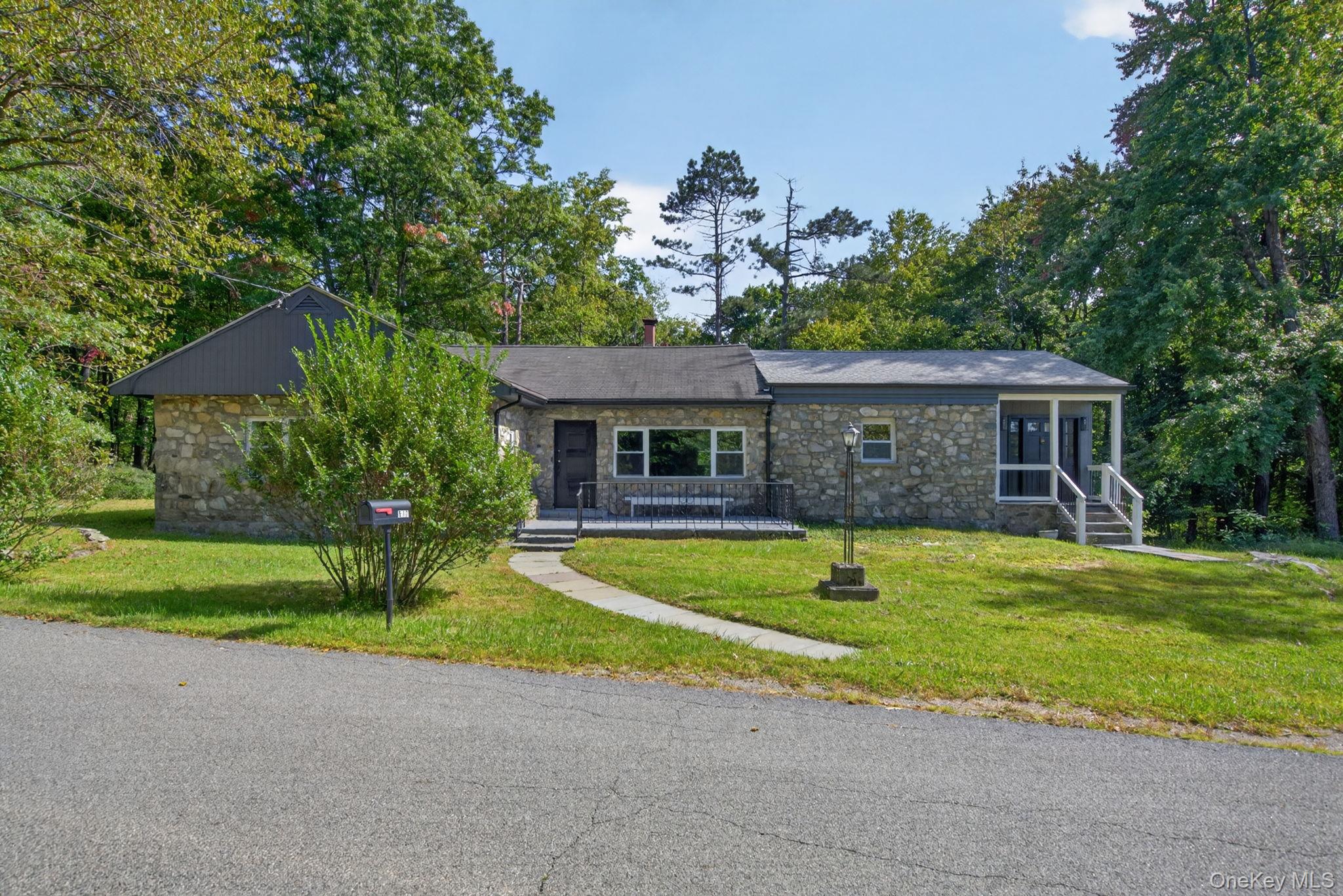 517 E Mountain Road N – For Sale photo 42