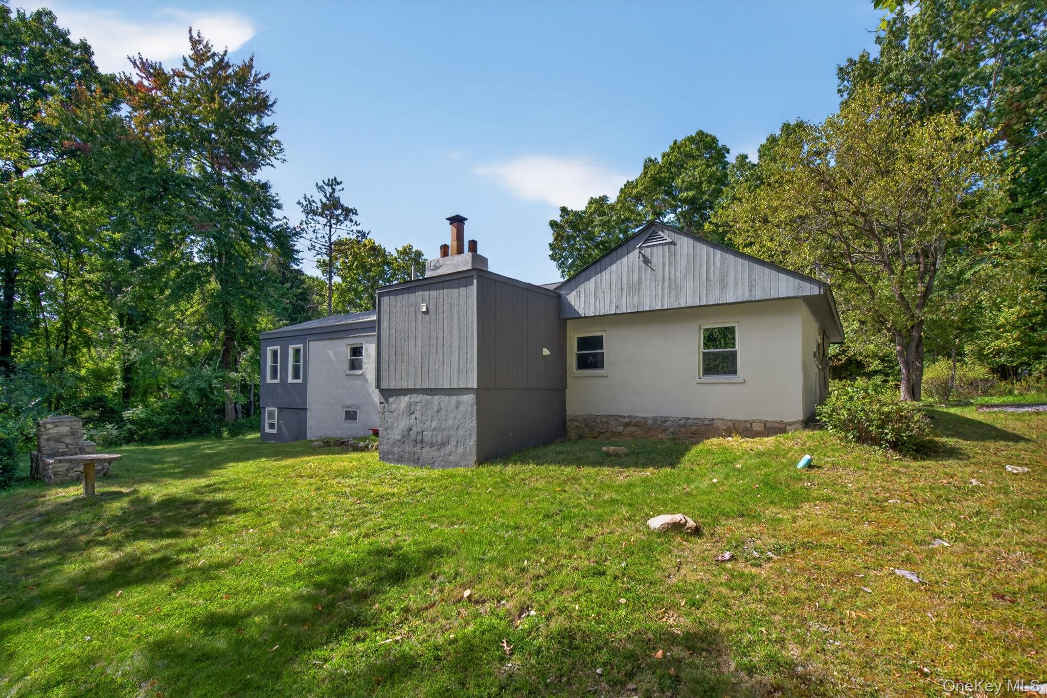 517 E Mountain Road N – For Sale photo 45