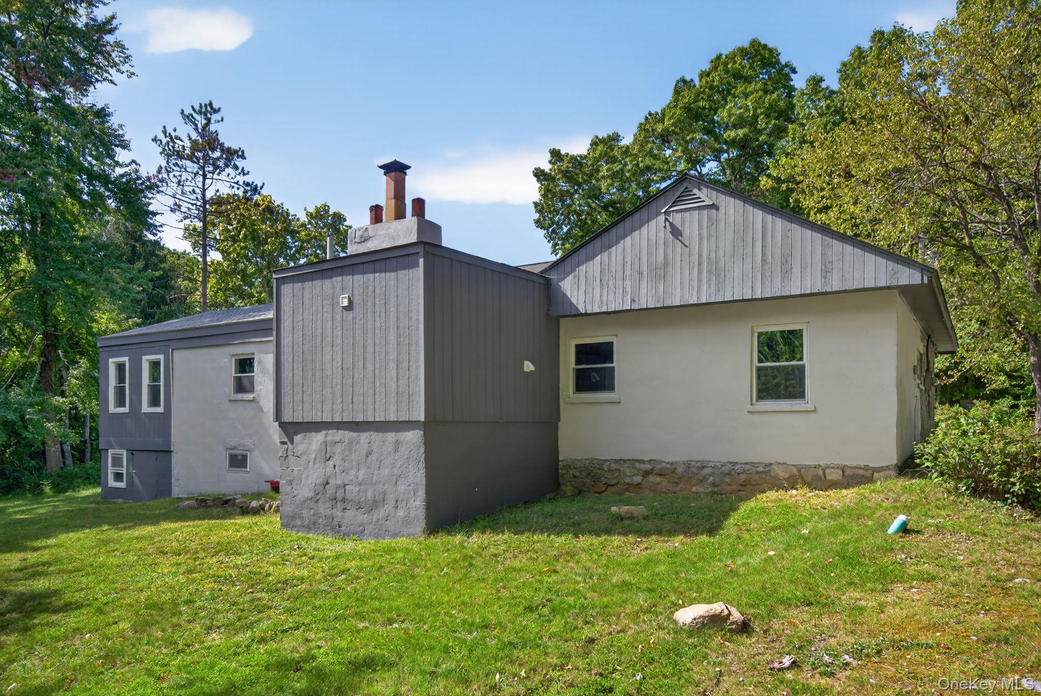 517 E Mountain Road N – For Sale photo 46