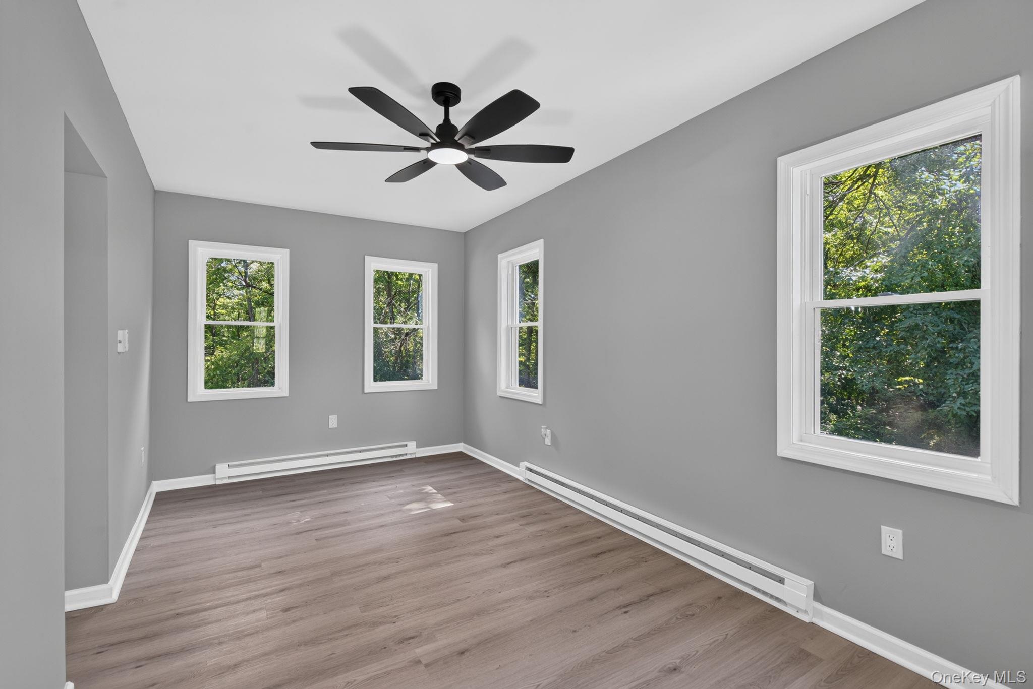 517 E Mountain Road N – For Sale photo 14