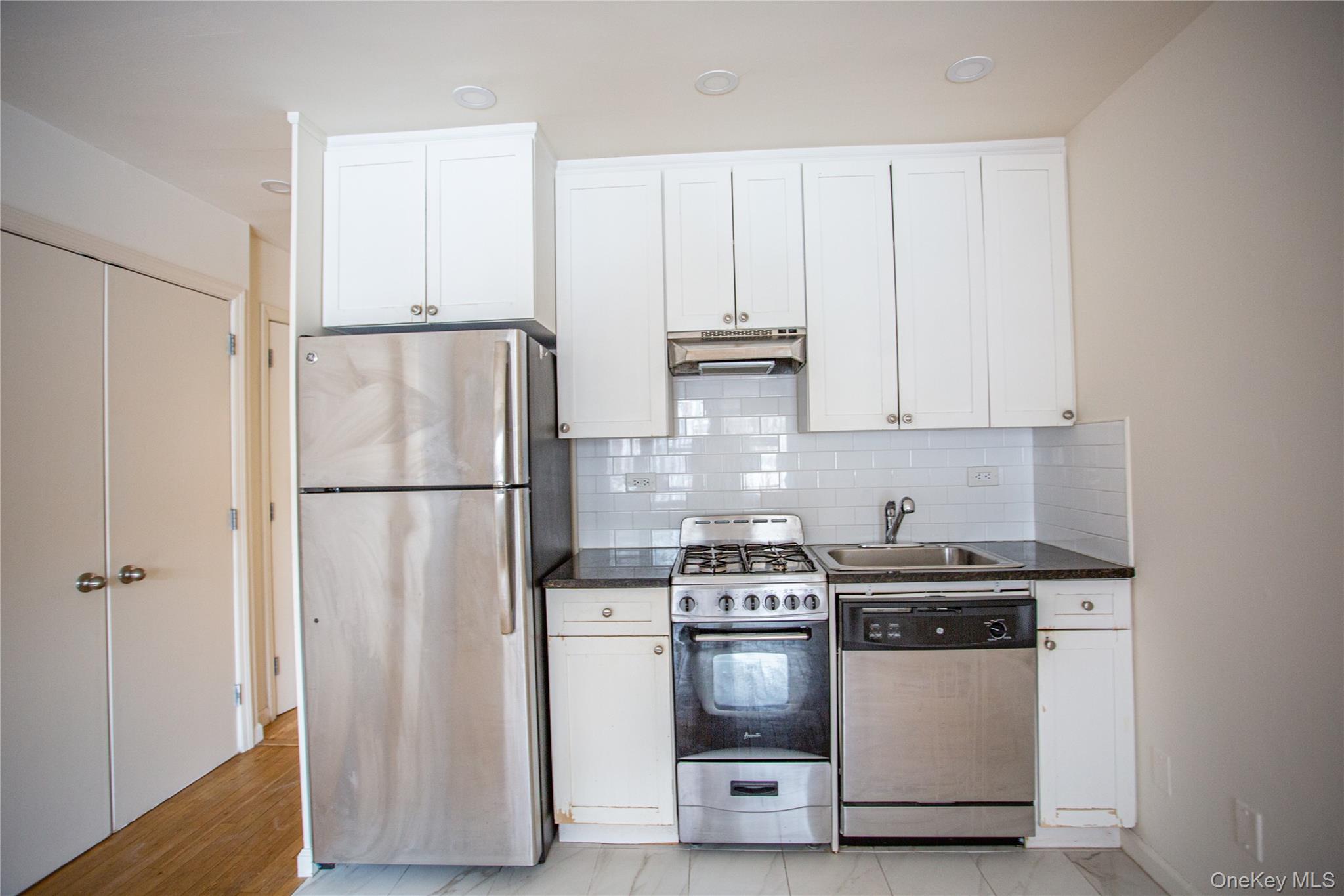 765 Shore Road, Unit 1L photo 6
