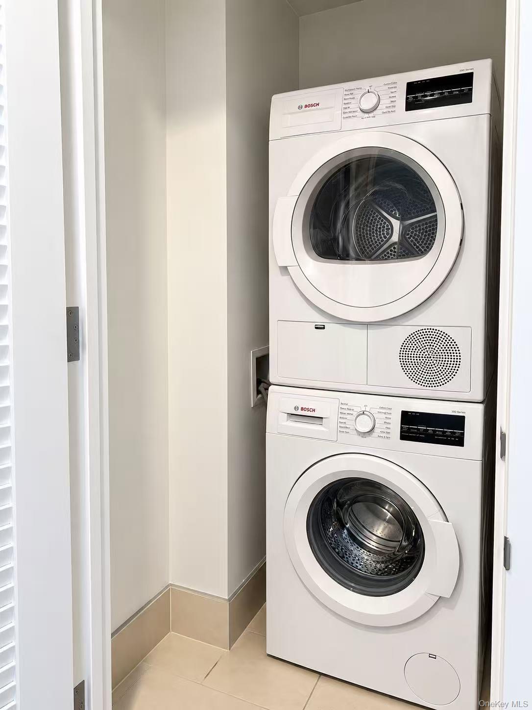131-03 40th Avenue, Unit 15R photo 5