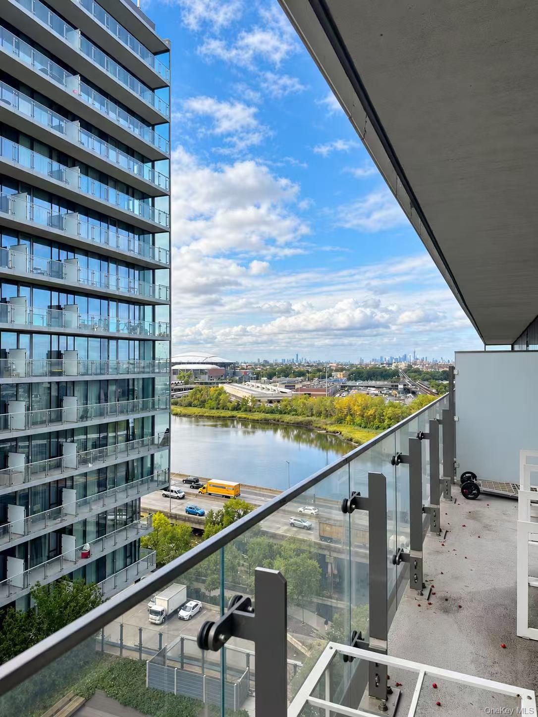131-03 40th Avenue, Unit 15R photo 6