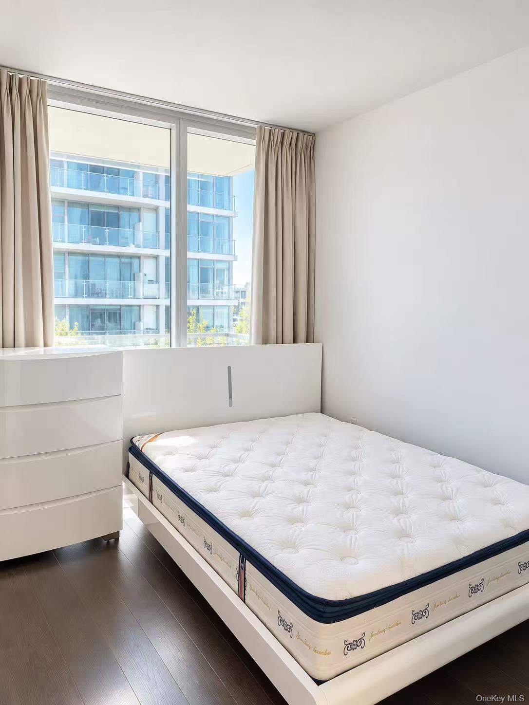 131-03 40th Avenue, Unit 15R photo 4