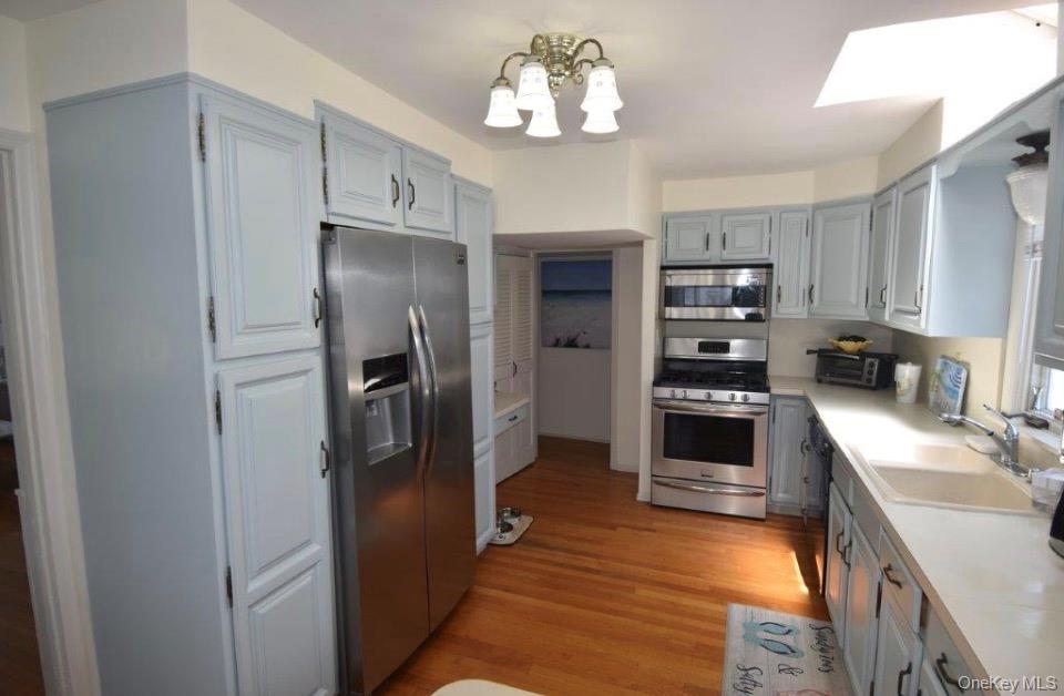 36 Trenton Avenue – For Rent photo 2