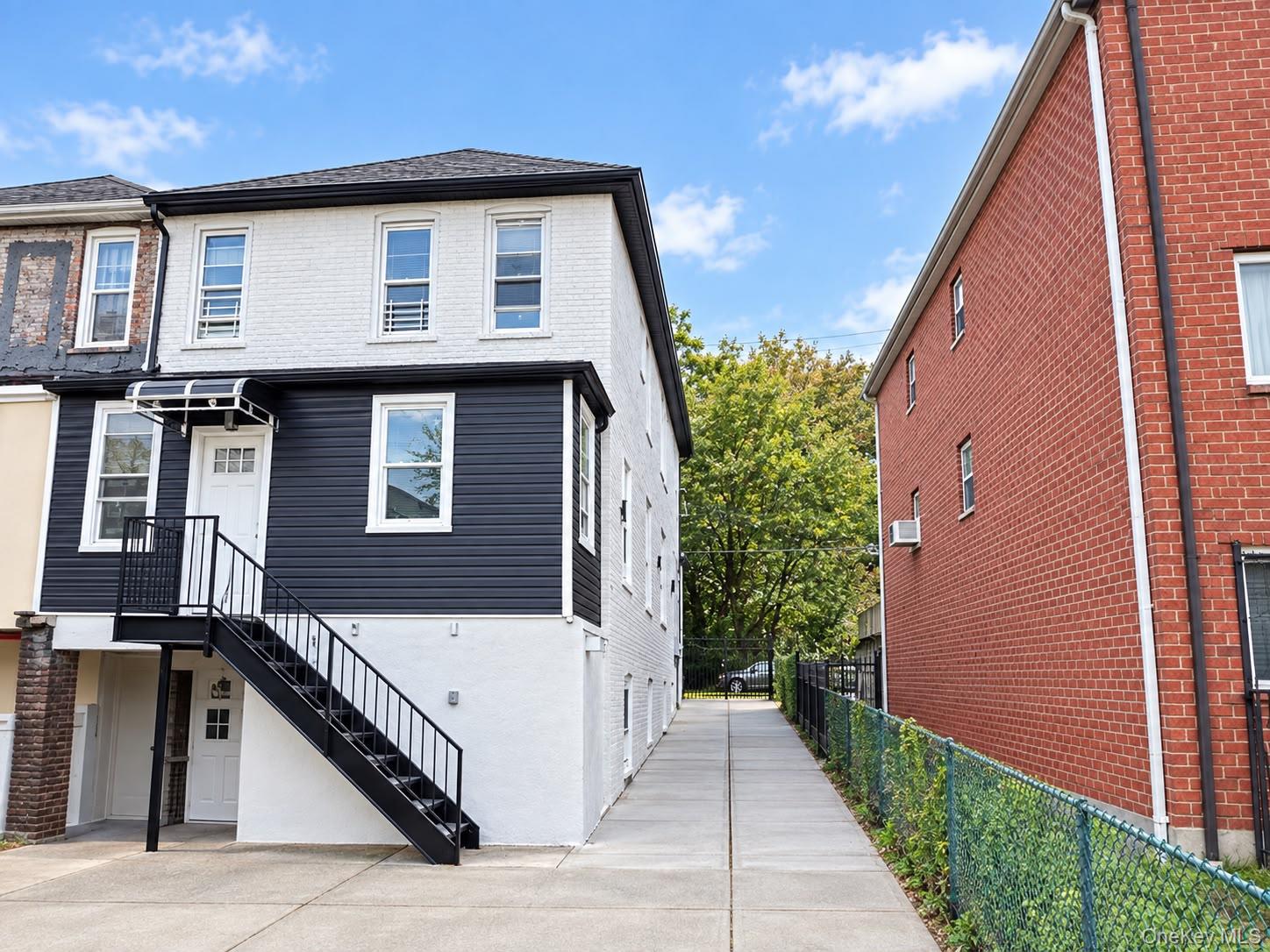 628 Leland Avenue – For Sale photo 3