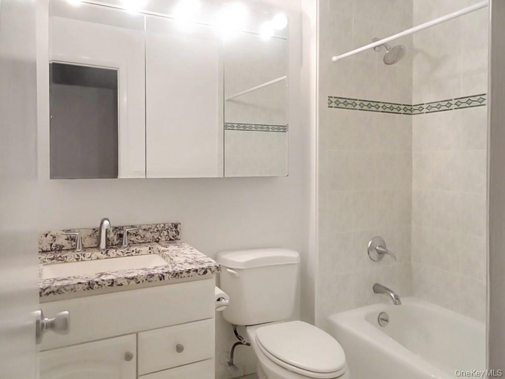 300 Livingston Avenue, Unit A2 photo 9