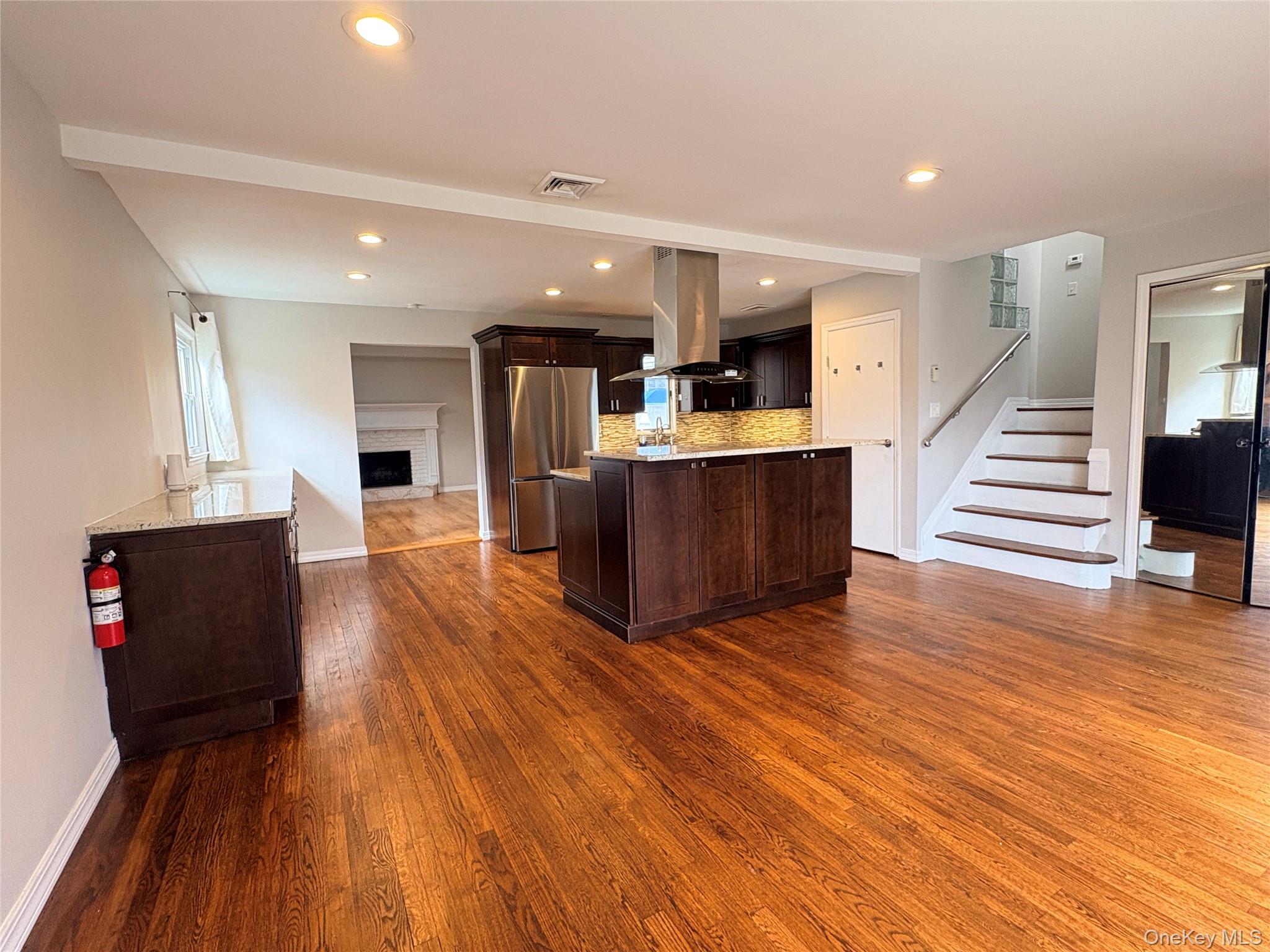 32 Garnet Lane – For Rent photo 3