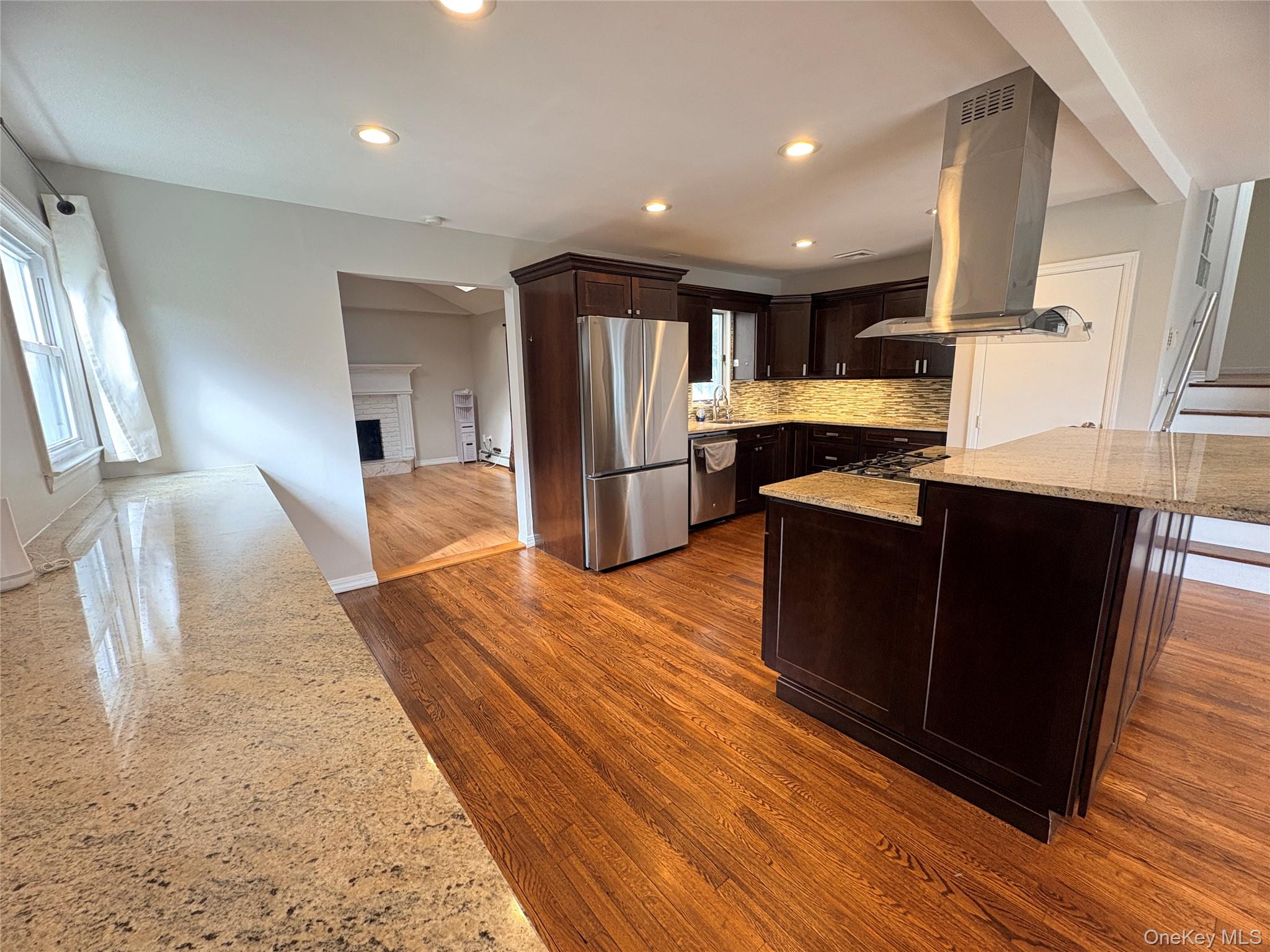 32 Garnet Lane – For Rent photo 2