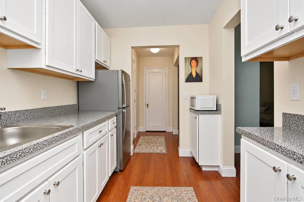 12 Field End Lane, Unit 2L photo 4