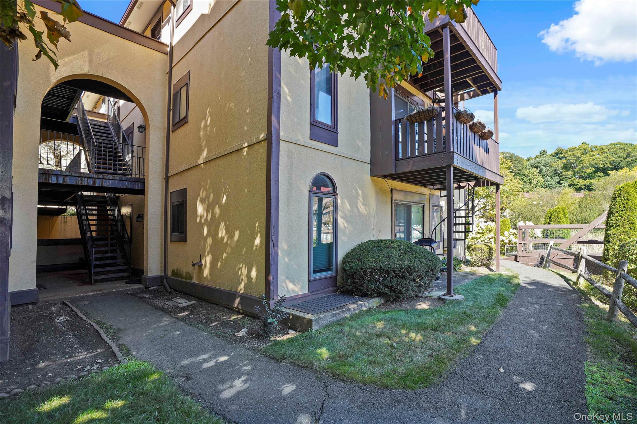 7 Granada Crescent, Unit 2 photo 26