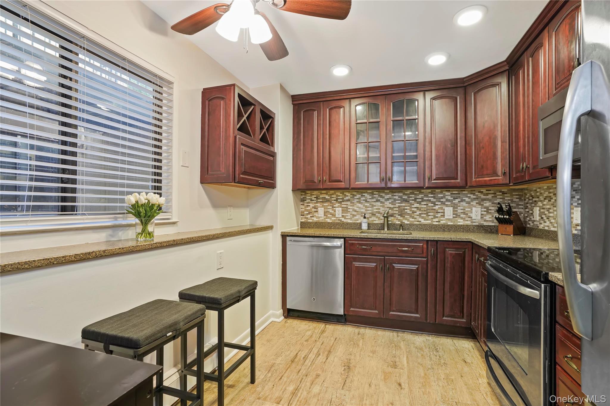 7 Granada Crescent, Unit 2 photo 8