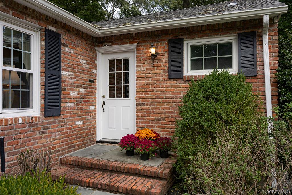 83 Christian Avenue – For Sale photo 4