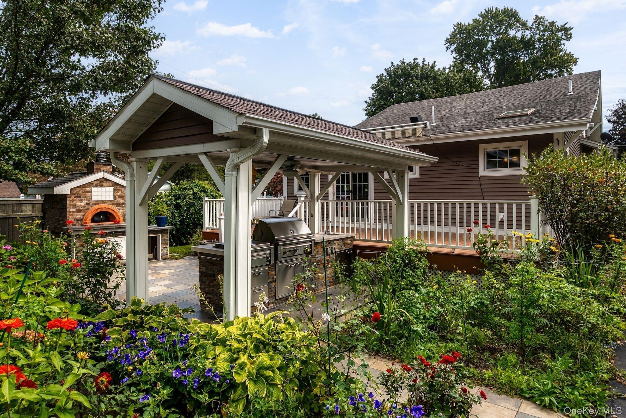 9 N Jefferson Avenue – For Sale photo 2
