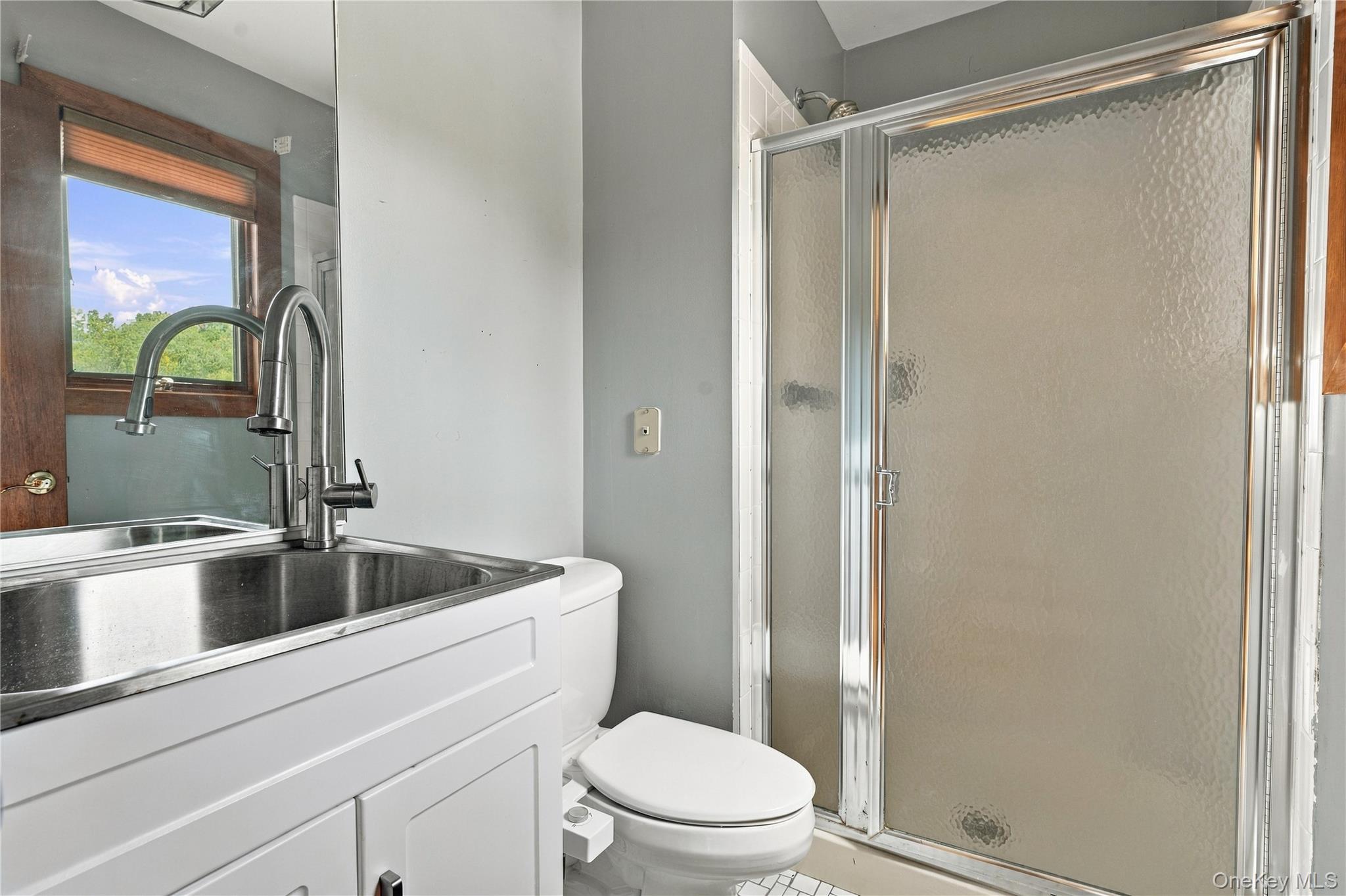 6 Flower Road – For Sale photo 14
