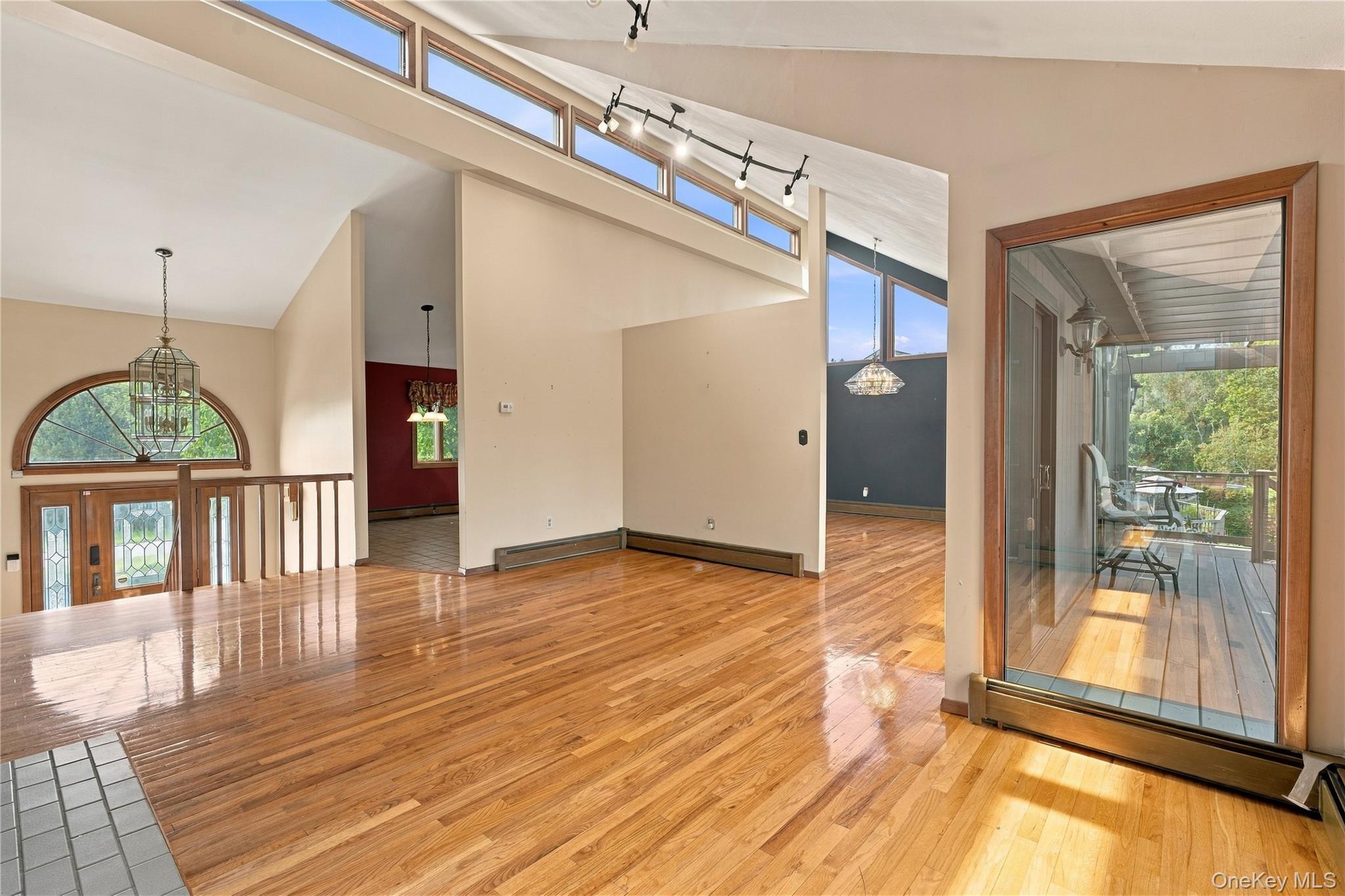 6 Flower Road – For Sale photo 6