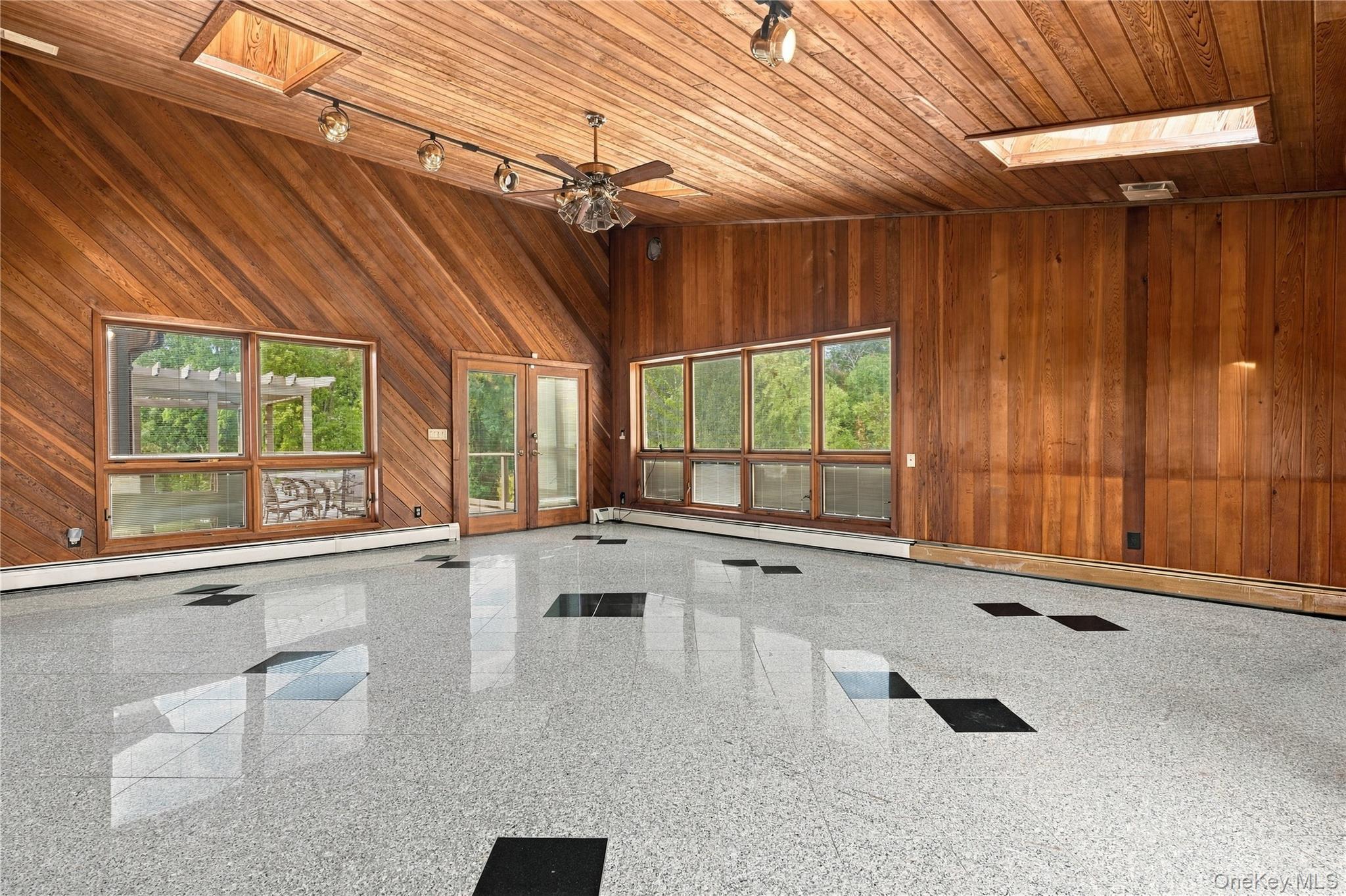 6 Flower Road – For Sale photo 15