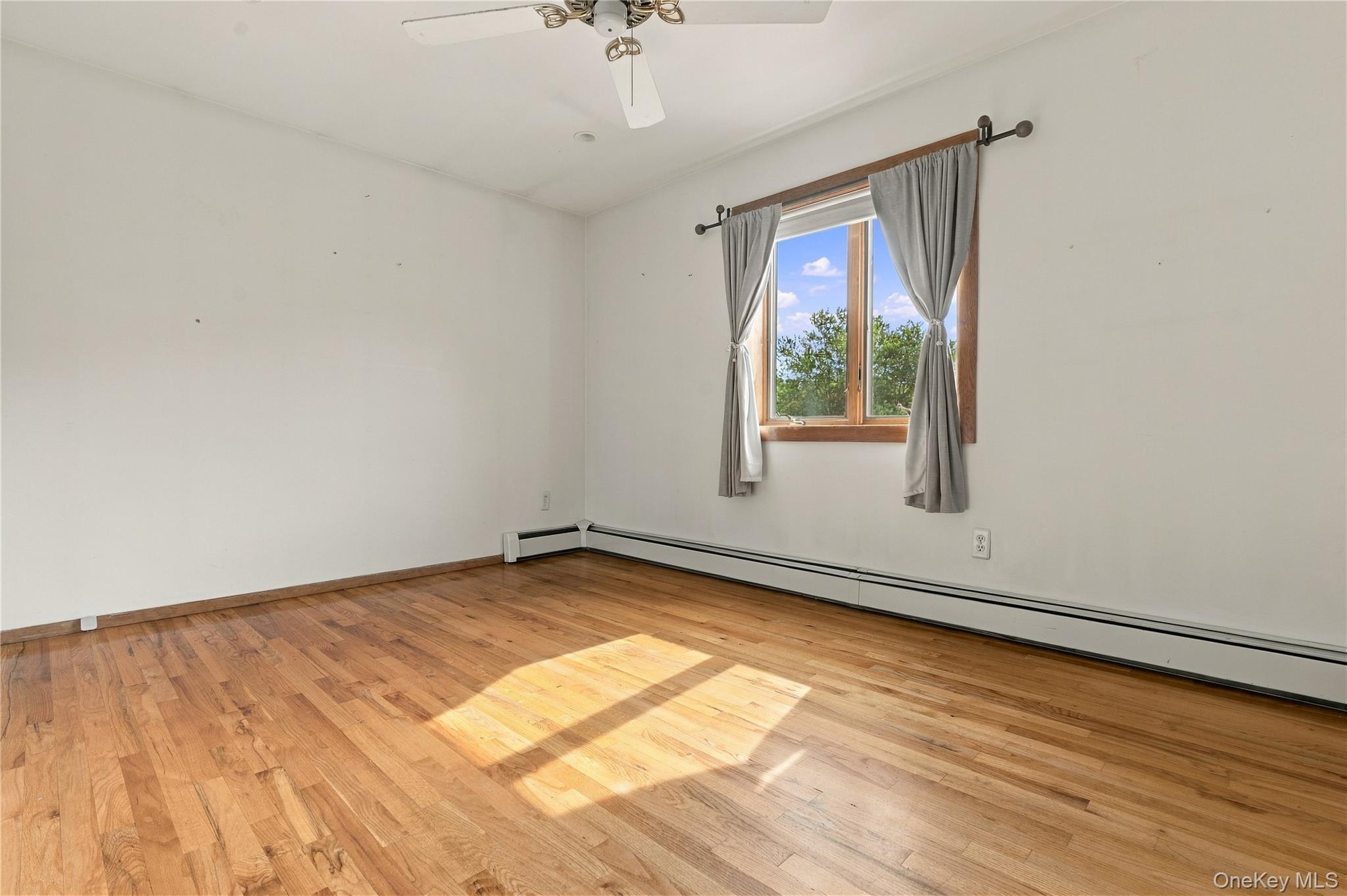 6 Flower Road – For Sale photo 16