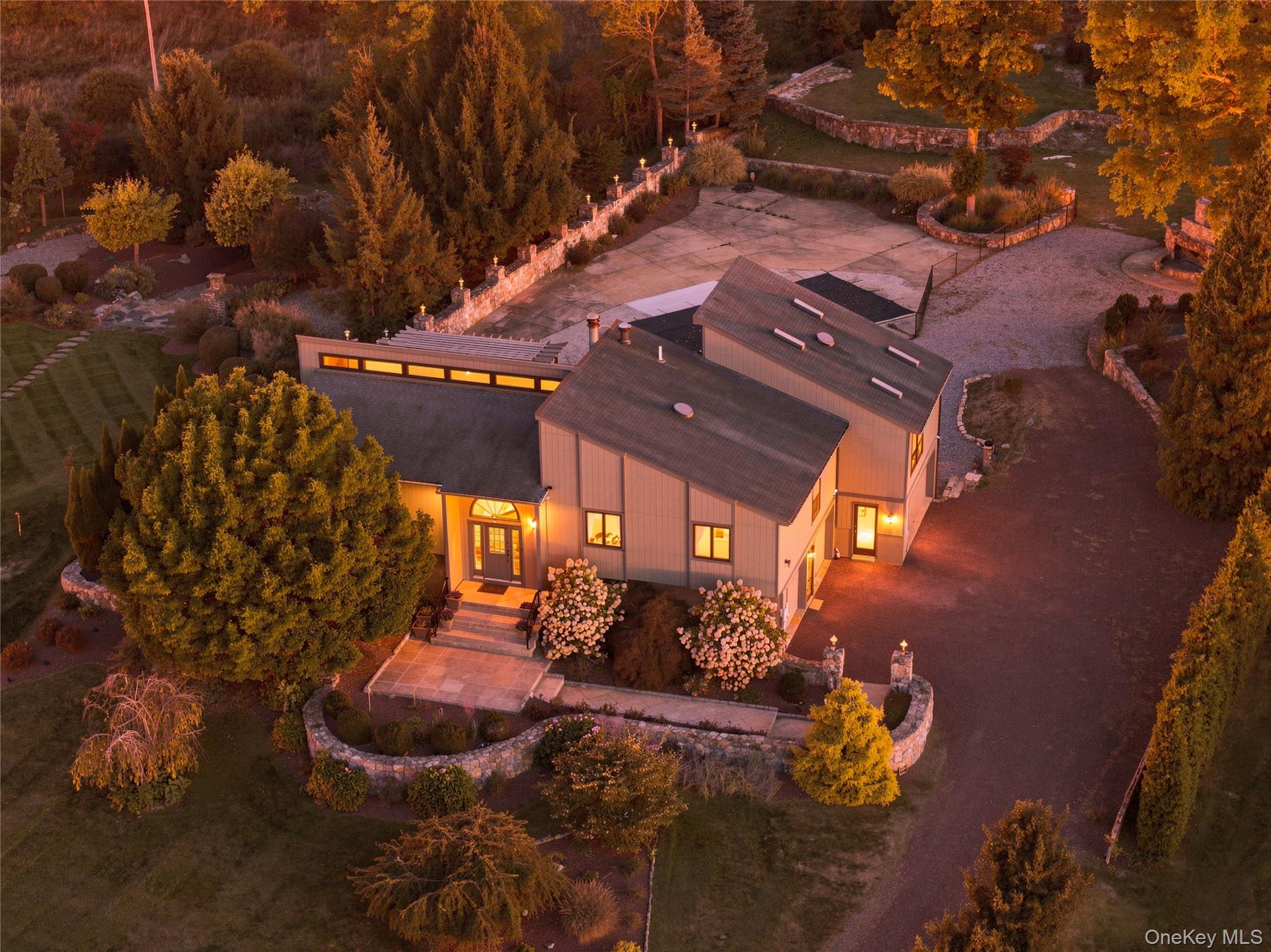 6 Flower Road – For Sale