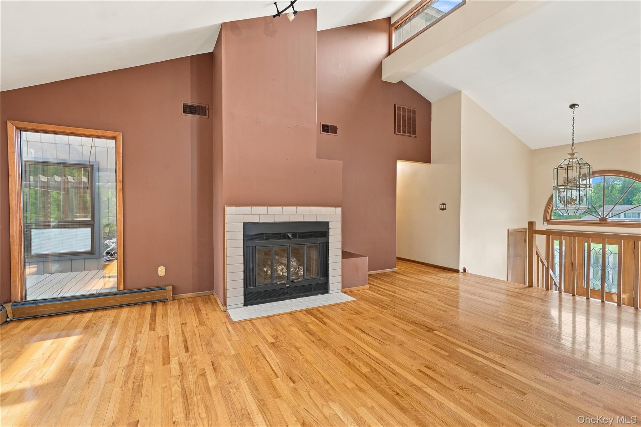 6 Flower Road – For Sale photo 4