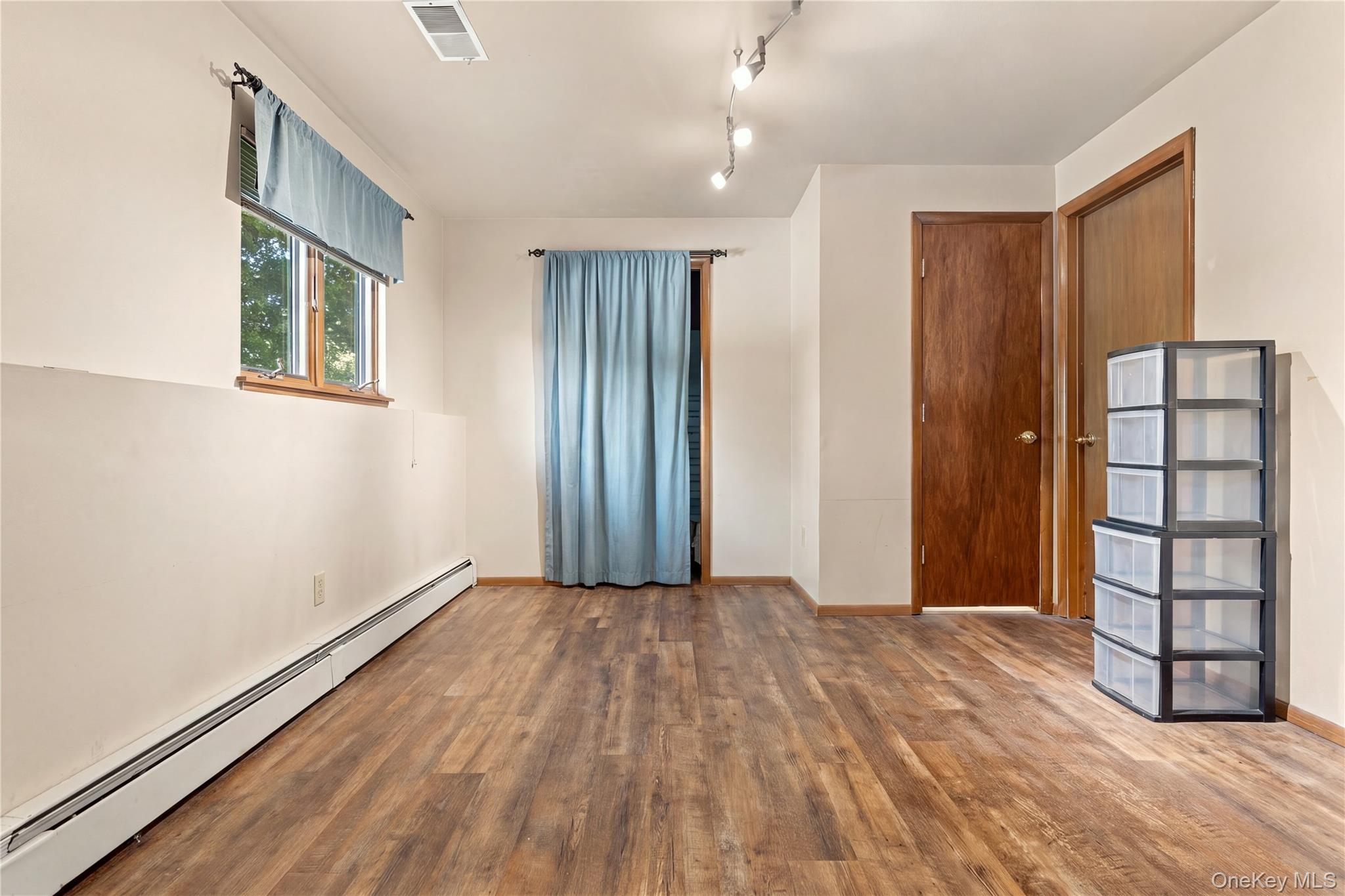6 Flower Road – For Sale photo 22