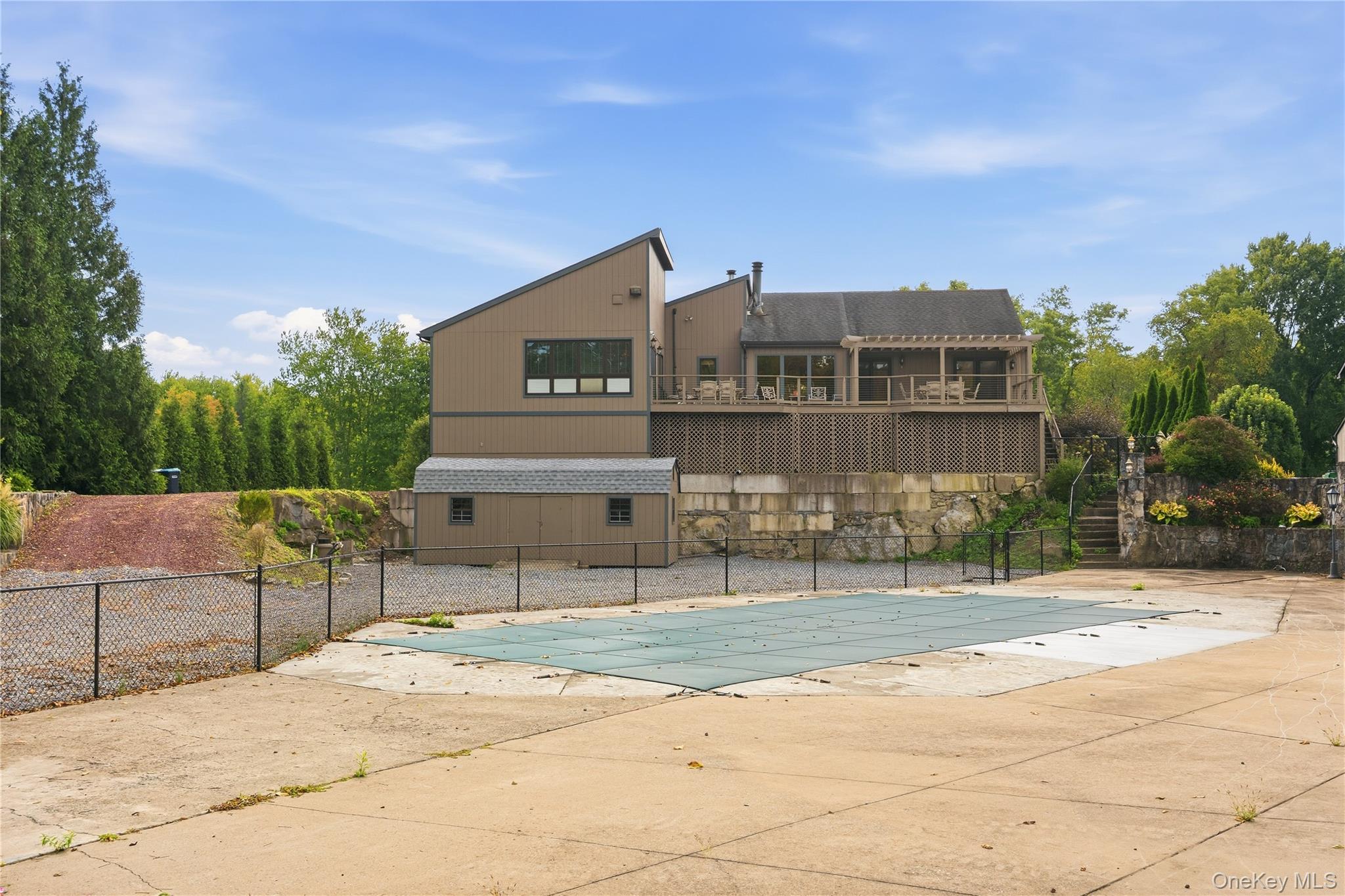 6 Flower Road – For Sale photo 3