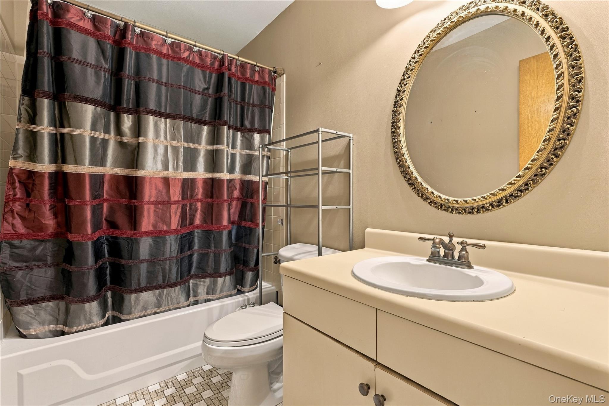 6 Flower Road – For Sale photo 18