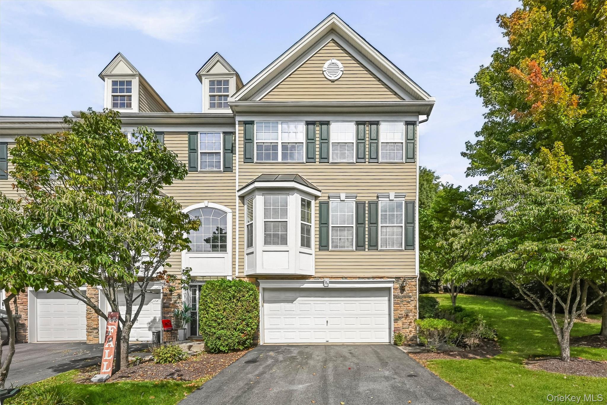 105 Barr Lane – For Sale photo 2