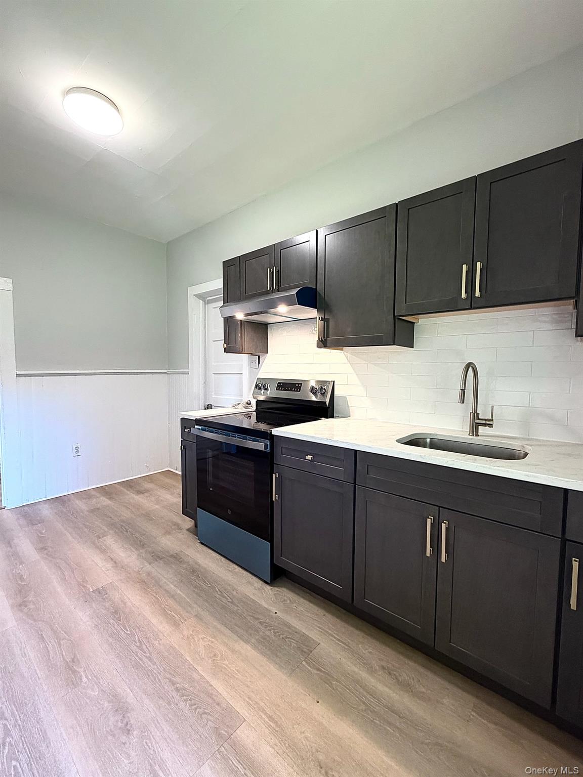 10 River Street – For Sale