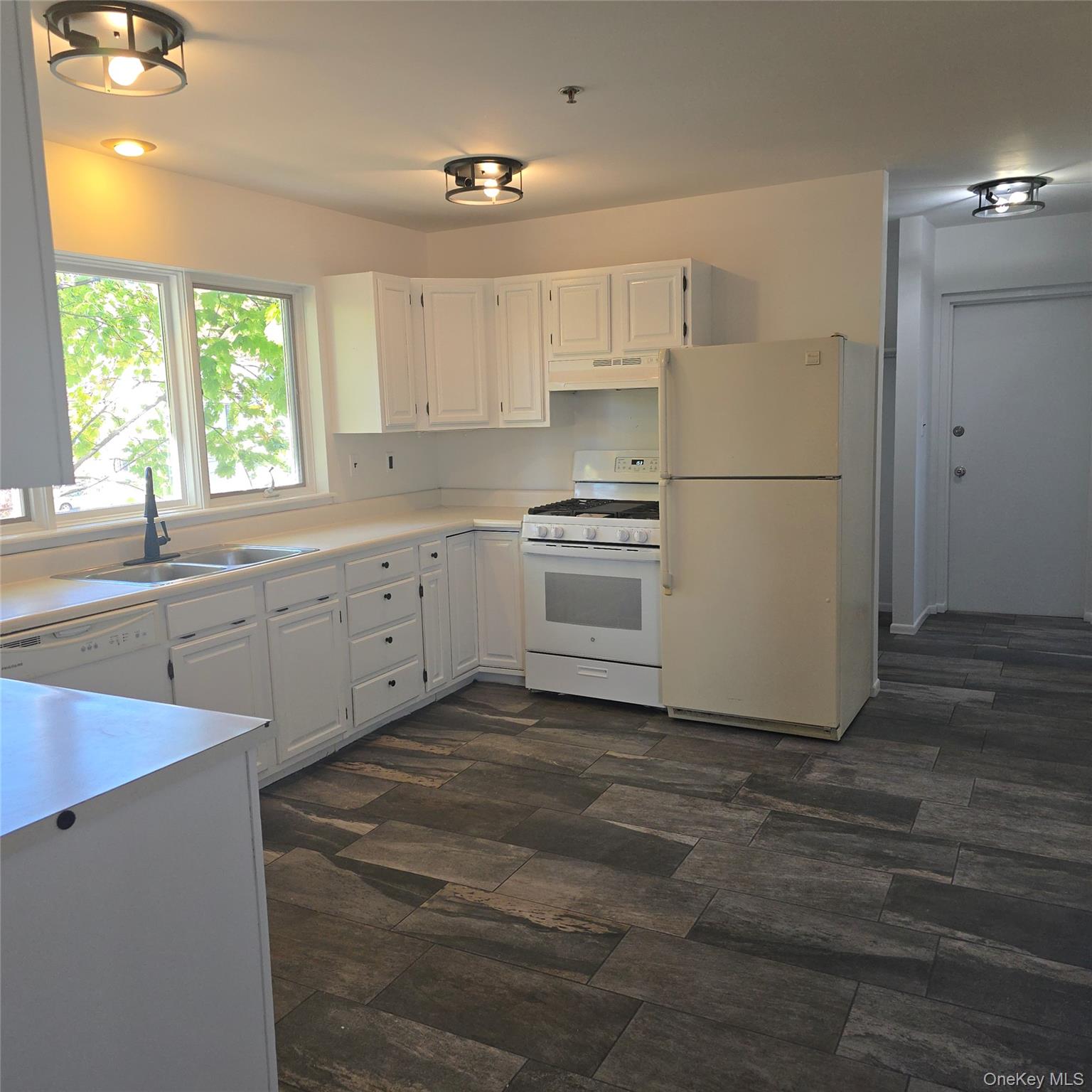 225 High Avenue – For Sale photo 4
