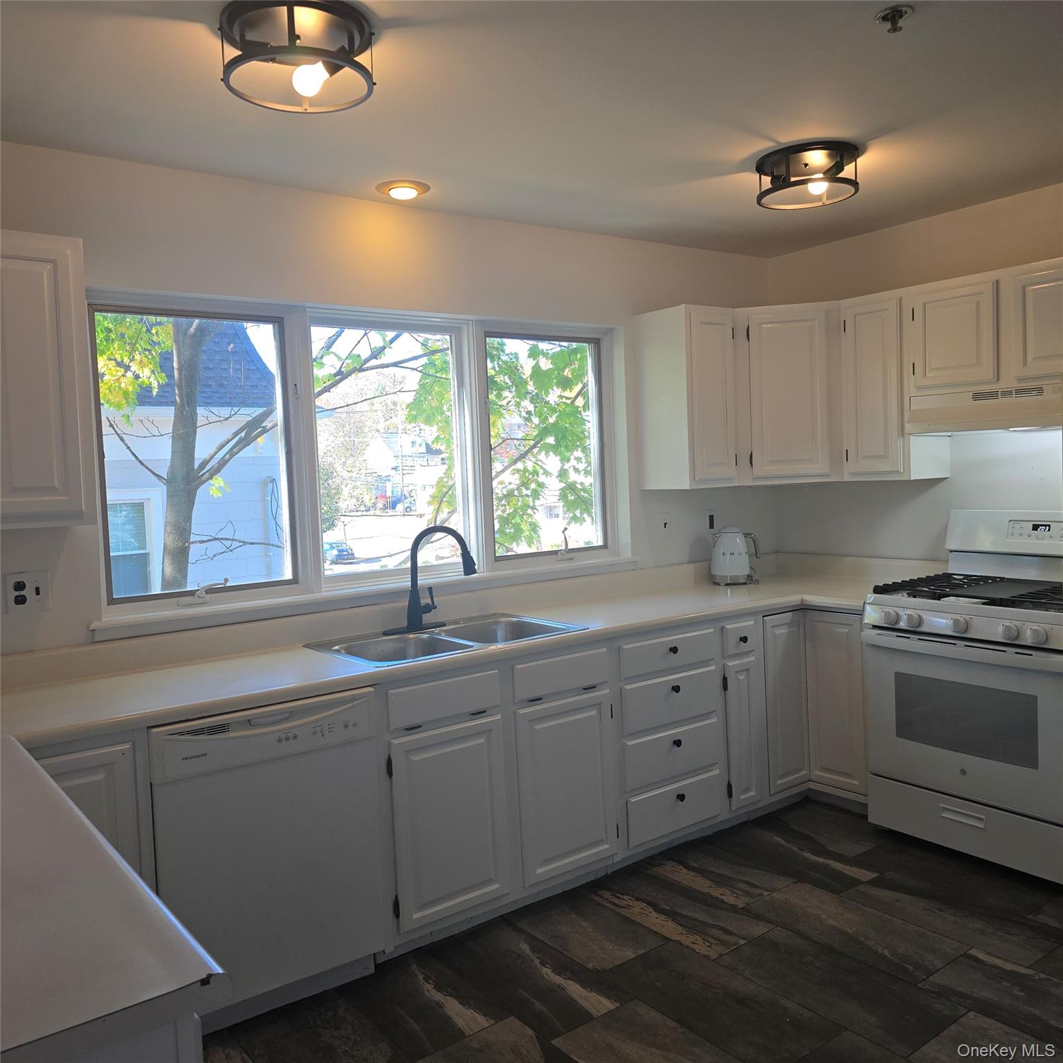 225 High Avenue – For Sale photo 6
