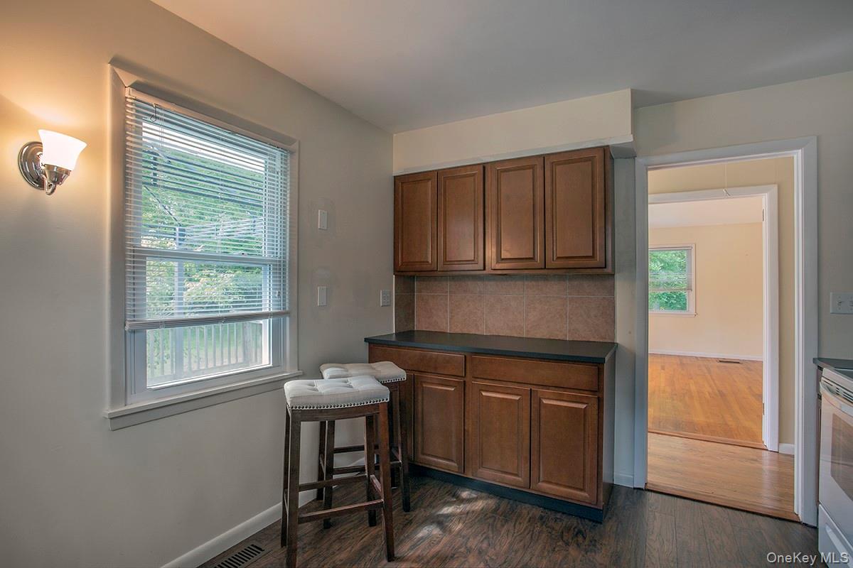 401 W Dover Road – For Sale photo 8