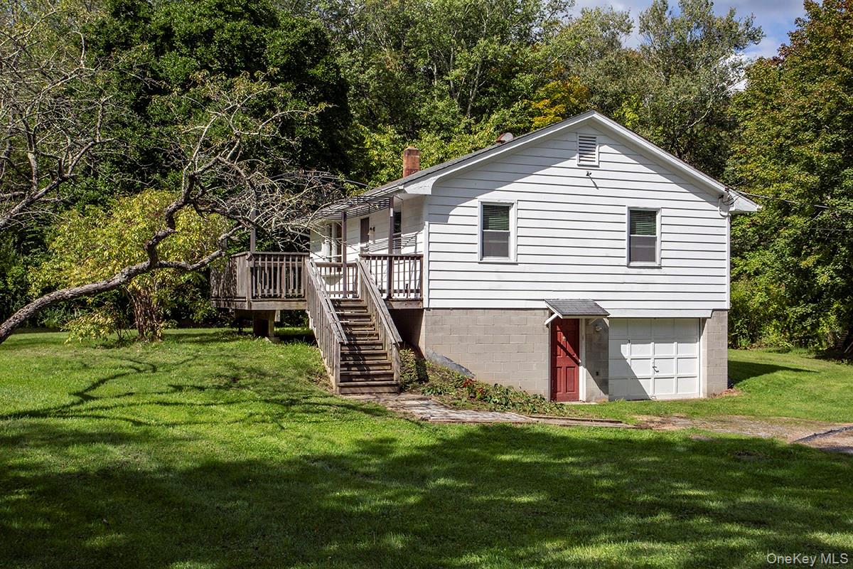 401 W Dover Road – For Sale