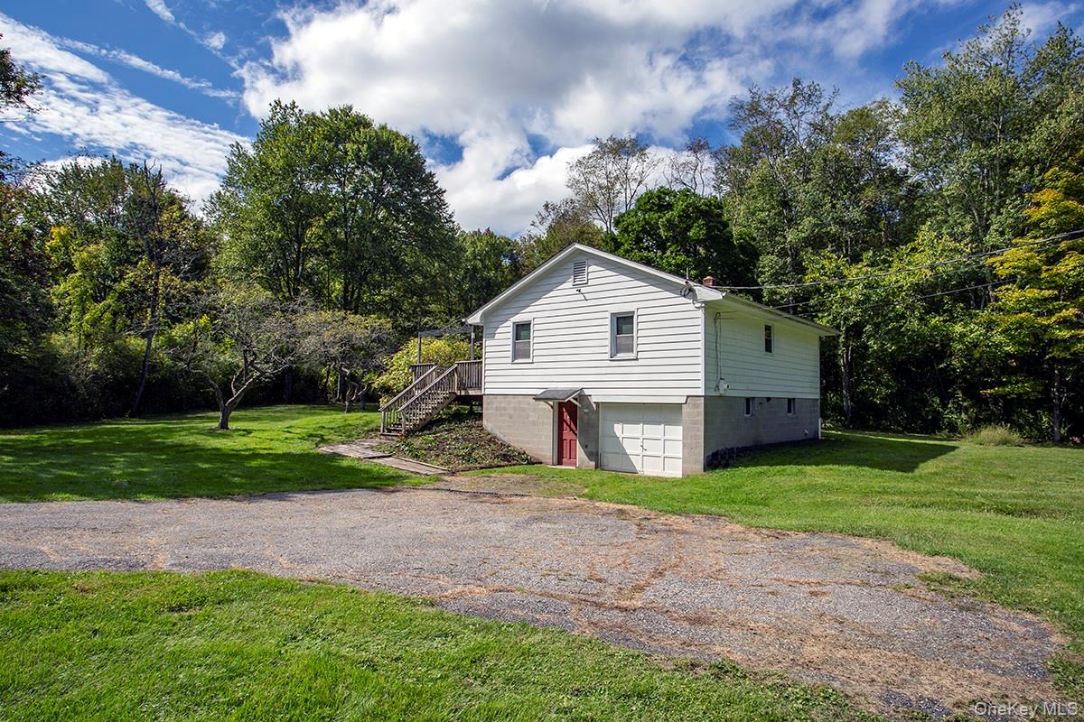 401 W Dover Road – For Sale photo 3