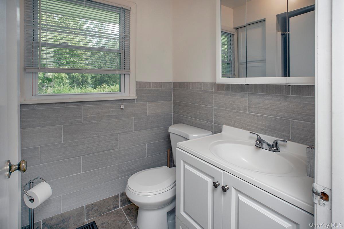 401 W Dover Road – For Sale photo 16