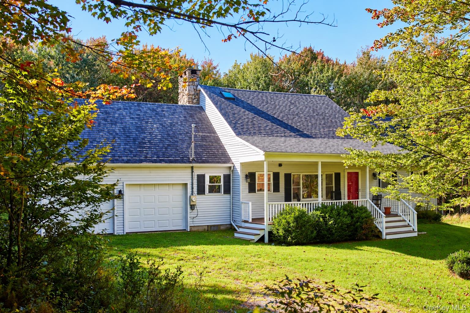 452 White Roe Lake Road – For Sale