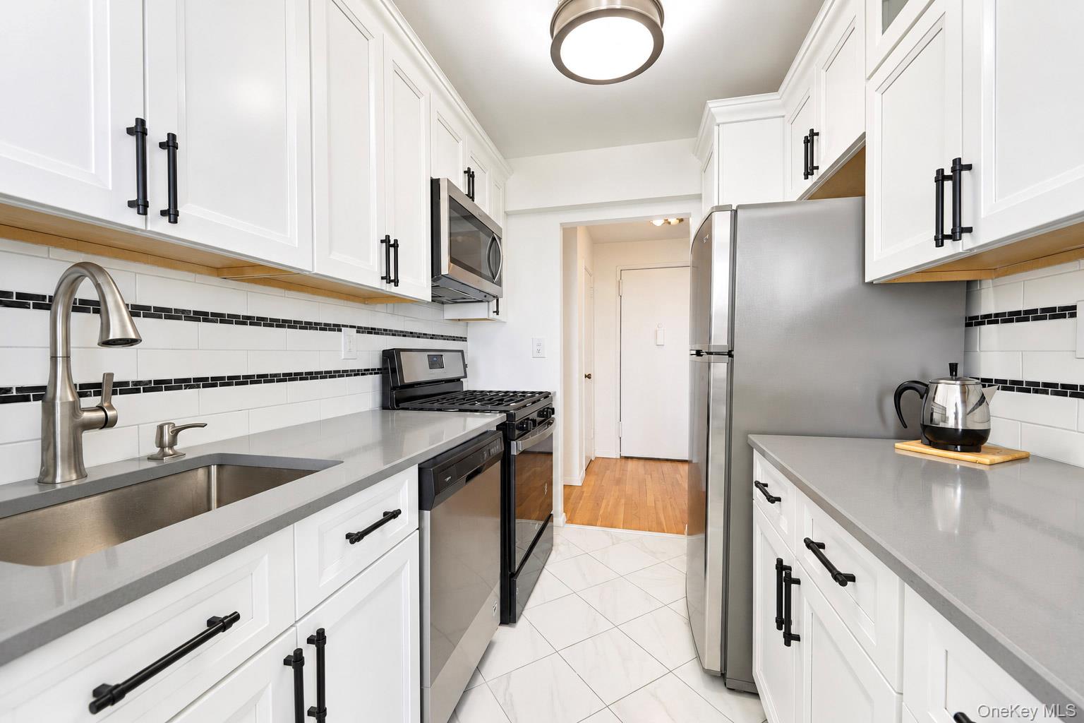 245 Rumsey Road, Unit 8R photo 12