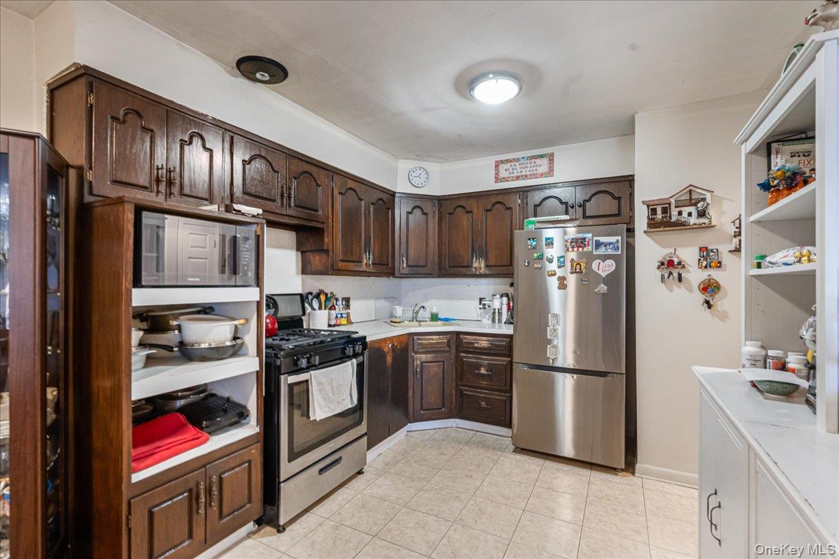 60-30 55th Drive – For Sale photo 22