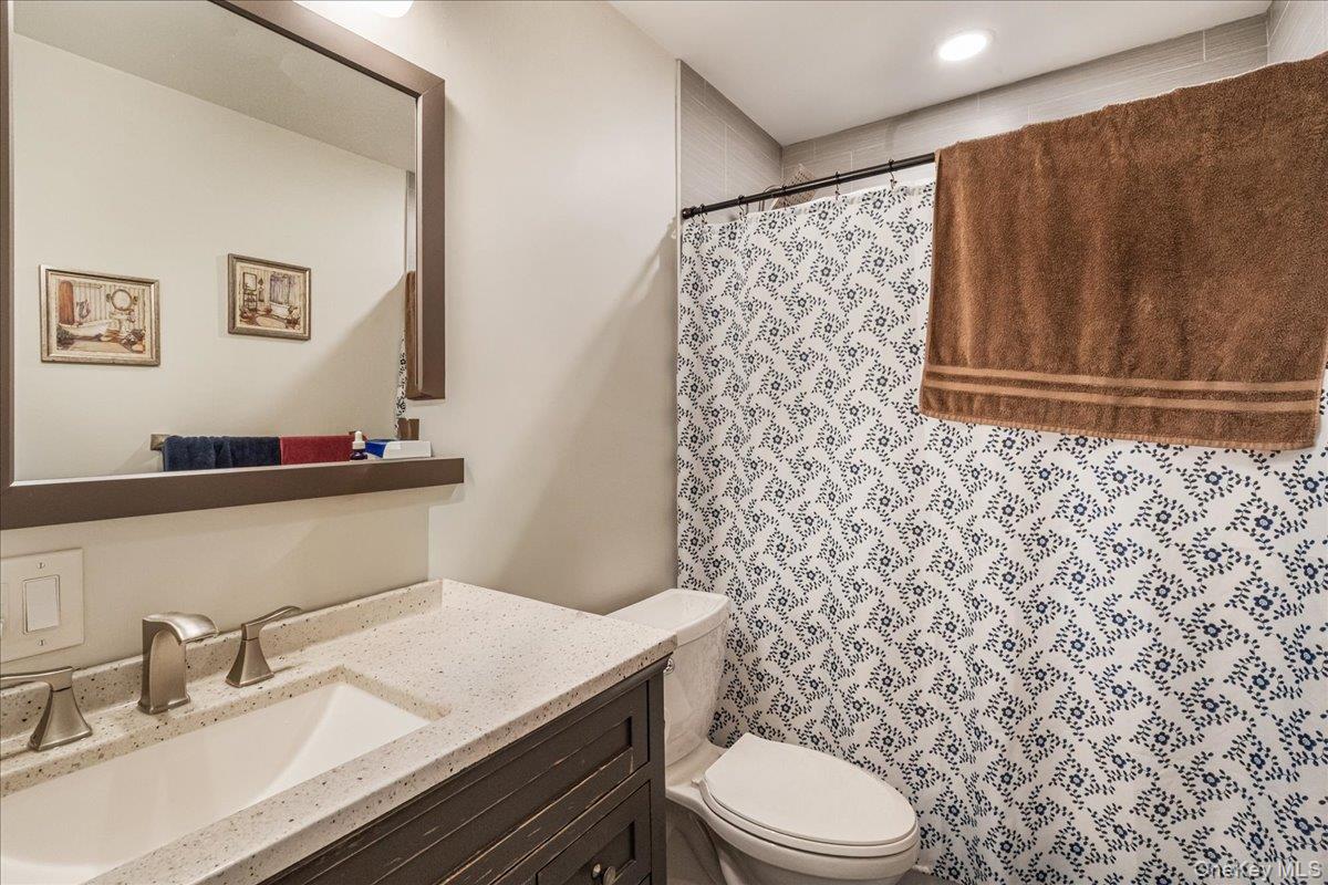 60-30 55th Drive – For Sale photo 16