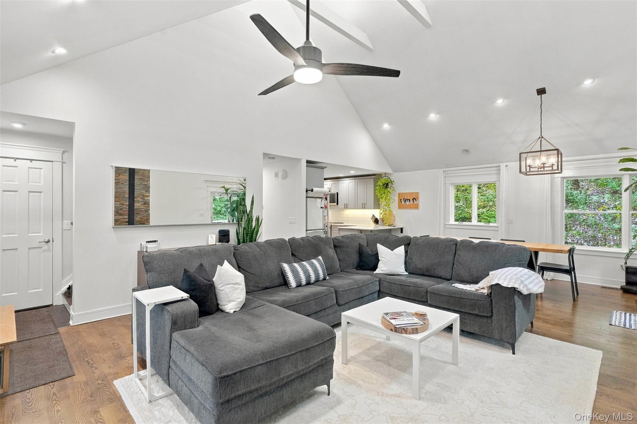 225 Hull Avenue – For Sale photo 4