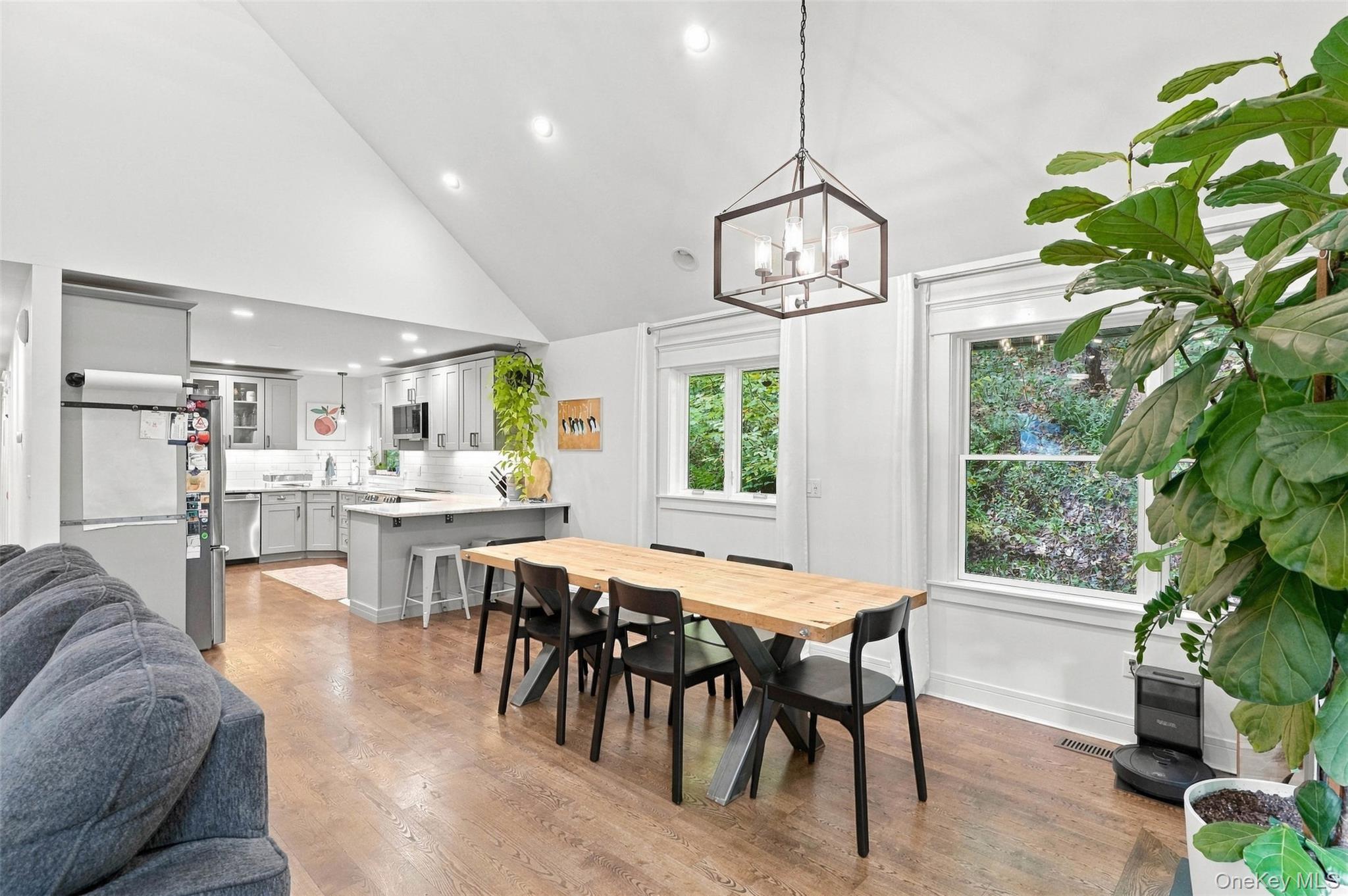 225 Hull Avenue – For Sale photo 10