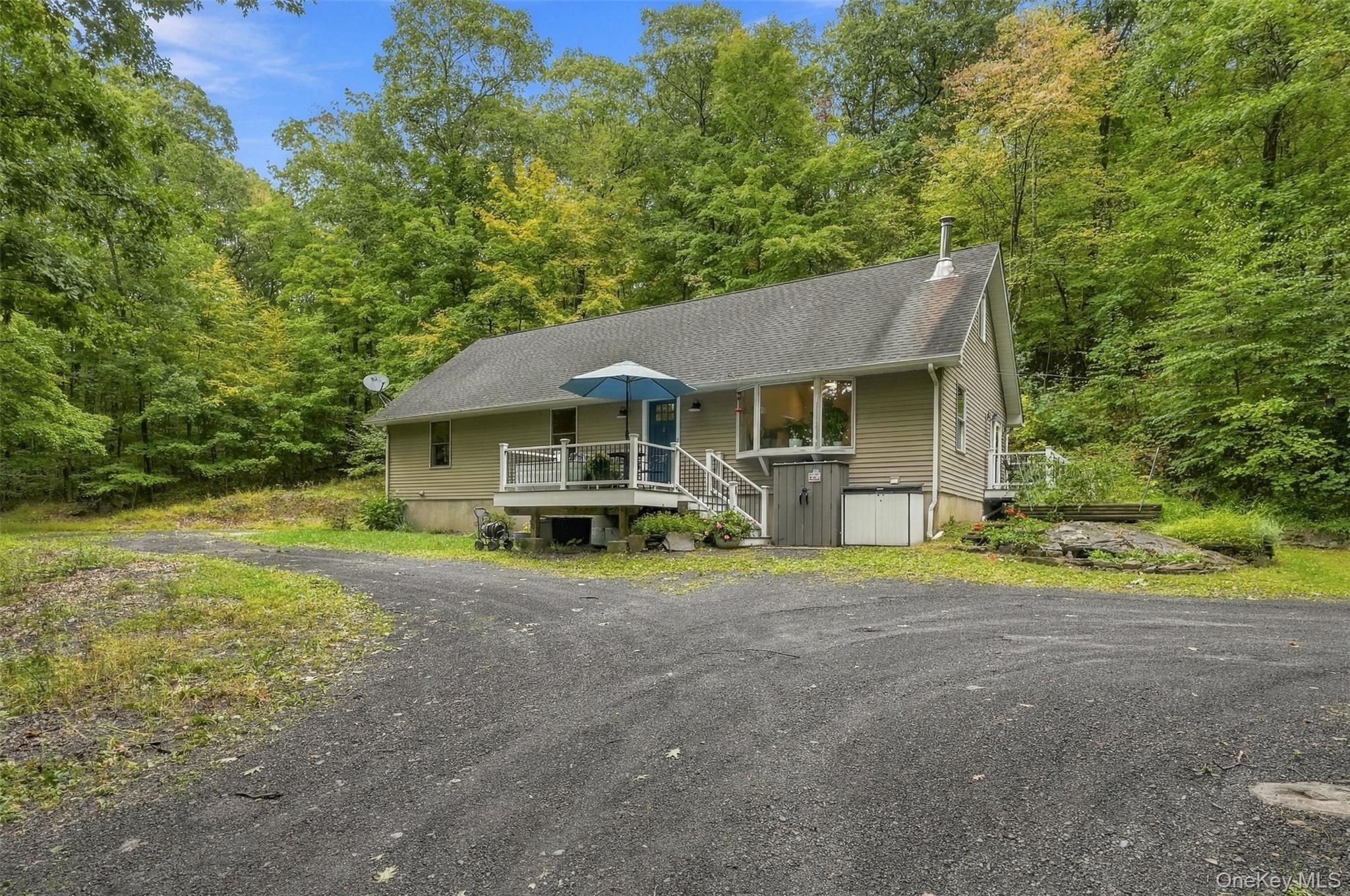 225 Hull Avenue – For Sale photo 2