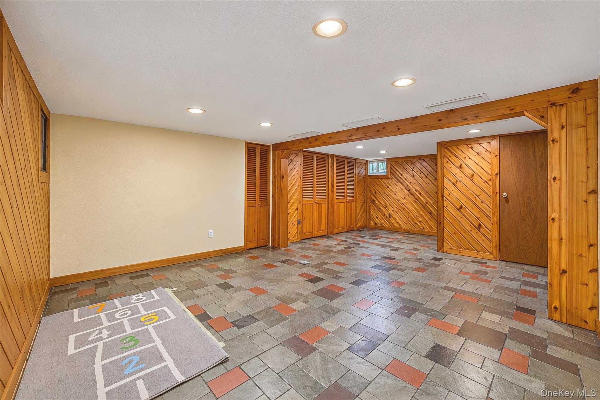711 Covert Avenue – For Rent photo 16