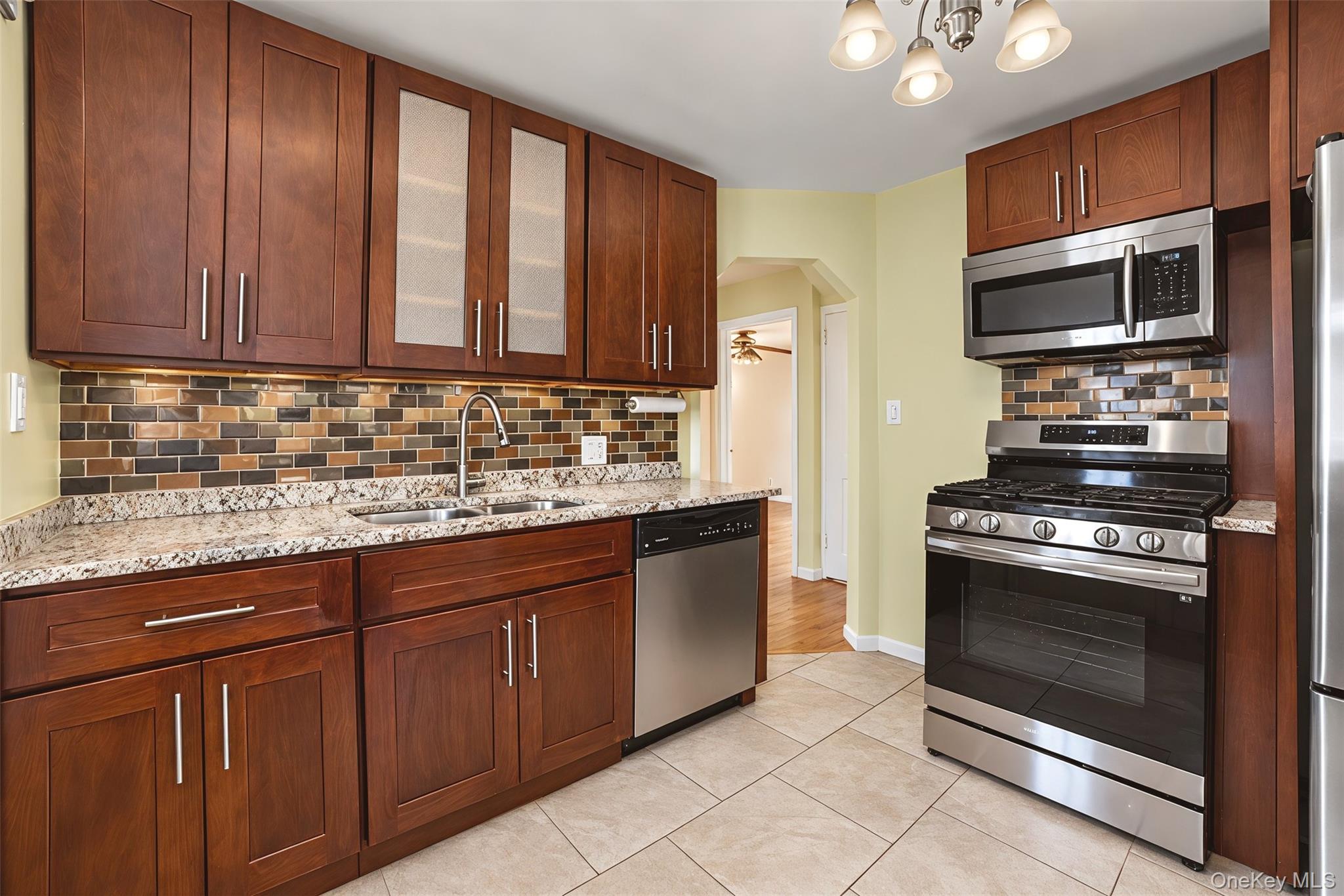 711 Covert Avenue – For Rent photo 8