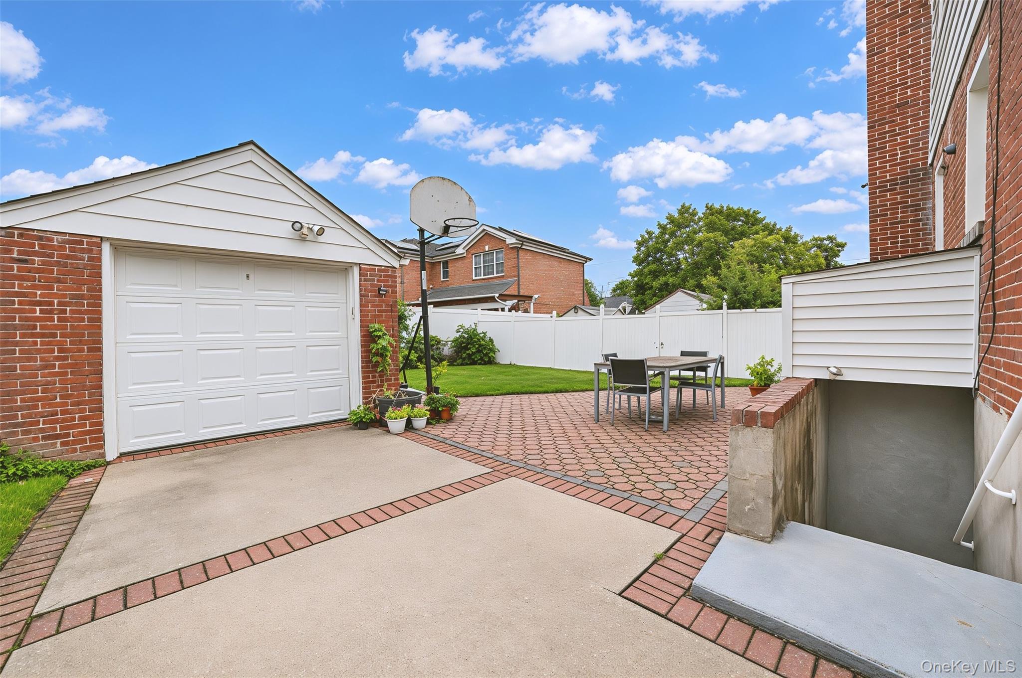 711 Covert Avenue – For Rent photo 20