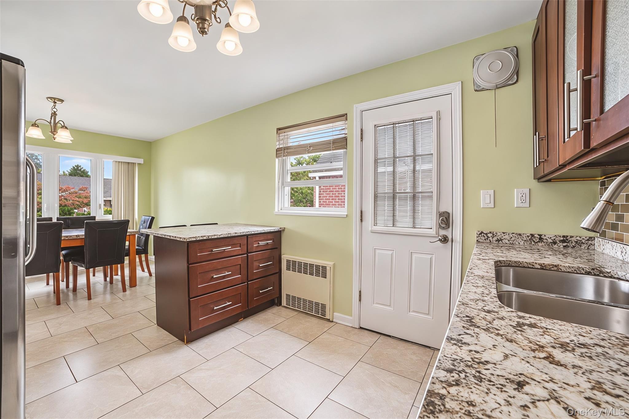 711 Covert Avenue – For Rent photo 9